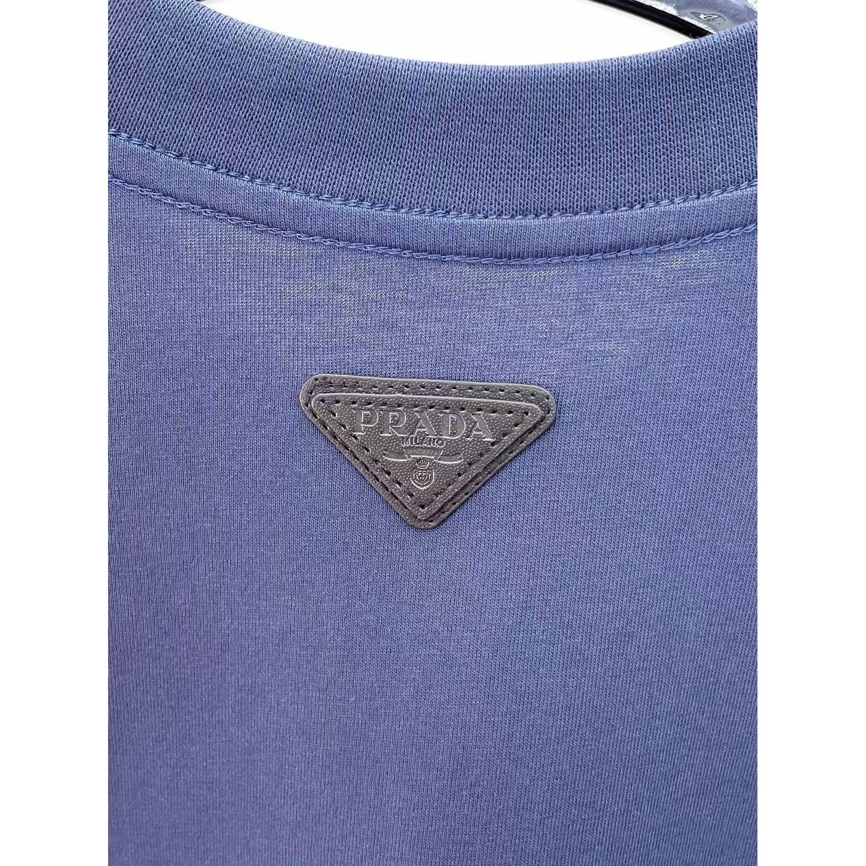 <p>PRADA 专柜新款短袖T恤(藍)</p>