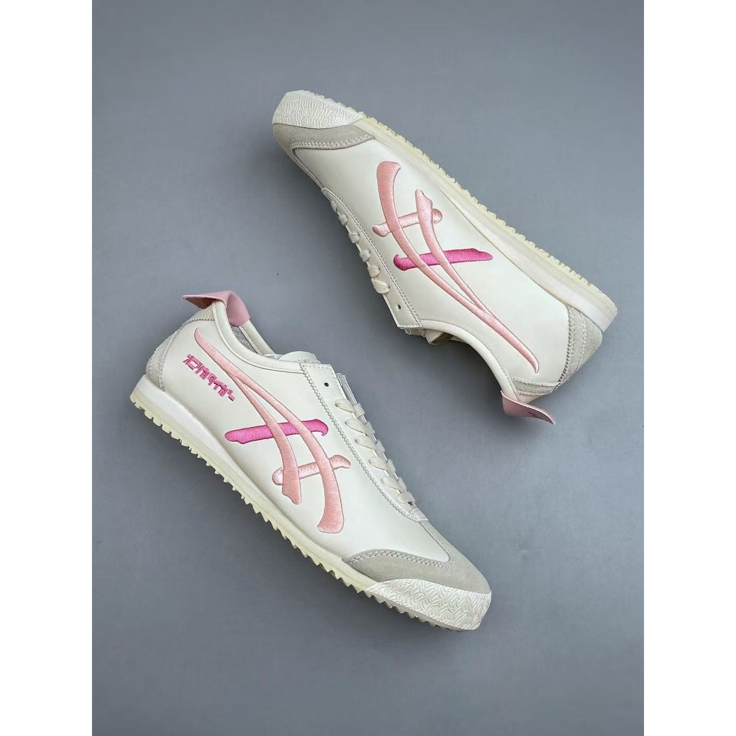 <p>ASICS 生活休闲鞋(白粉)&nbsp;</p>
