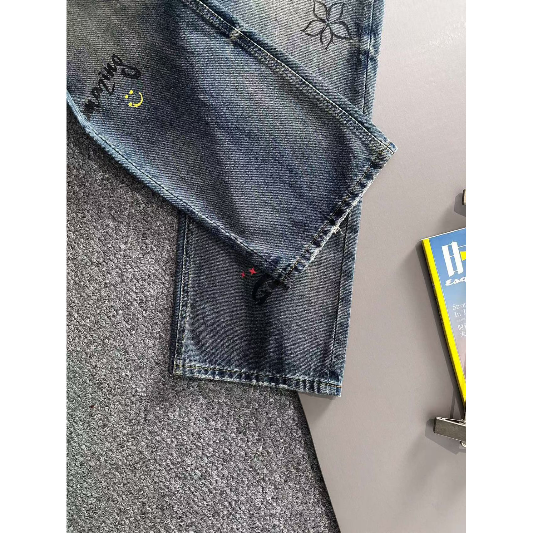 <p>Balenciaga 四季款经典牛仔裤直筒长裤(藍)</p>