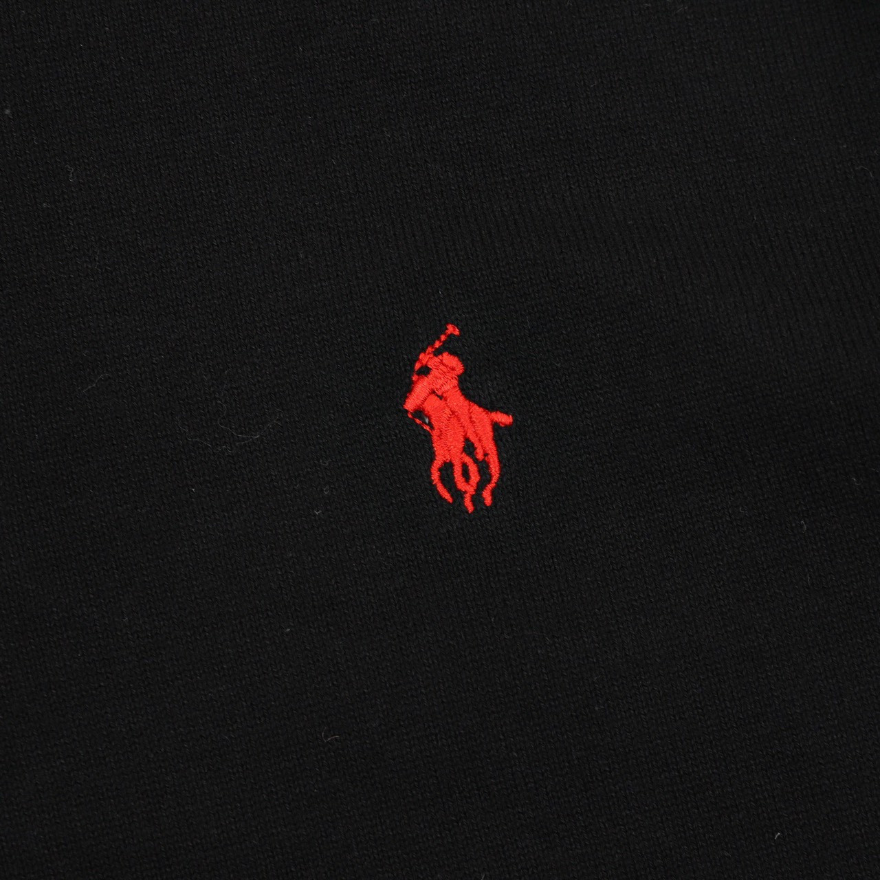 <p>RALPH LAUREN 战马标识针织羊毛POLO毛衣(黑)<br />
&nbsp;</p>