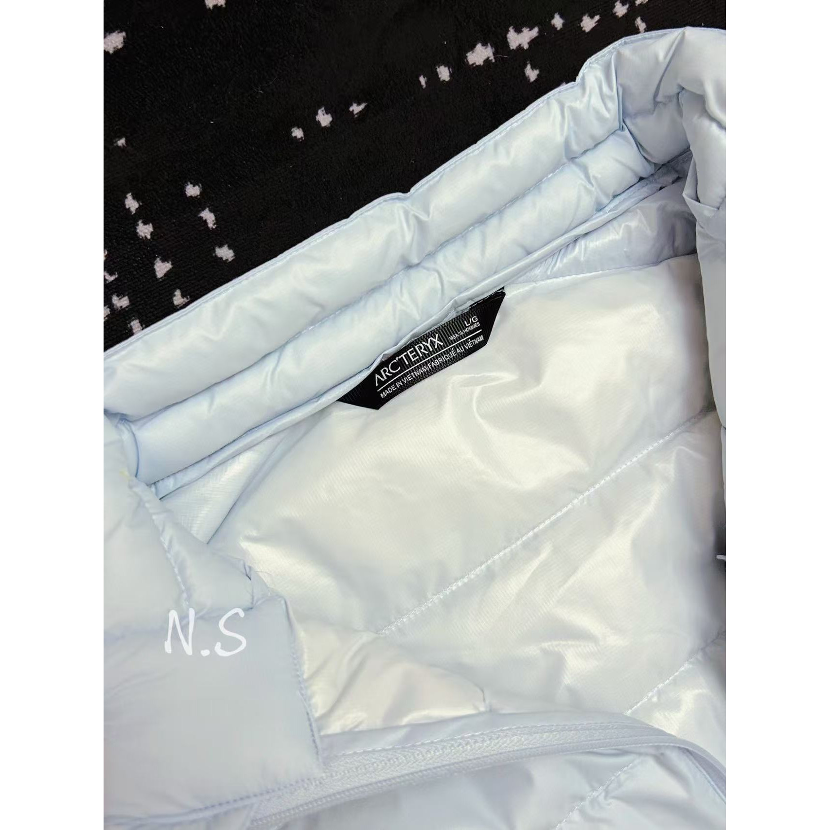 <p>Arc'teryx 立领鹅绒马甲(以太蓝)</p>