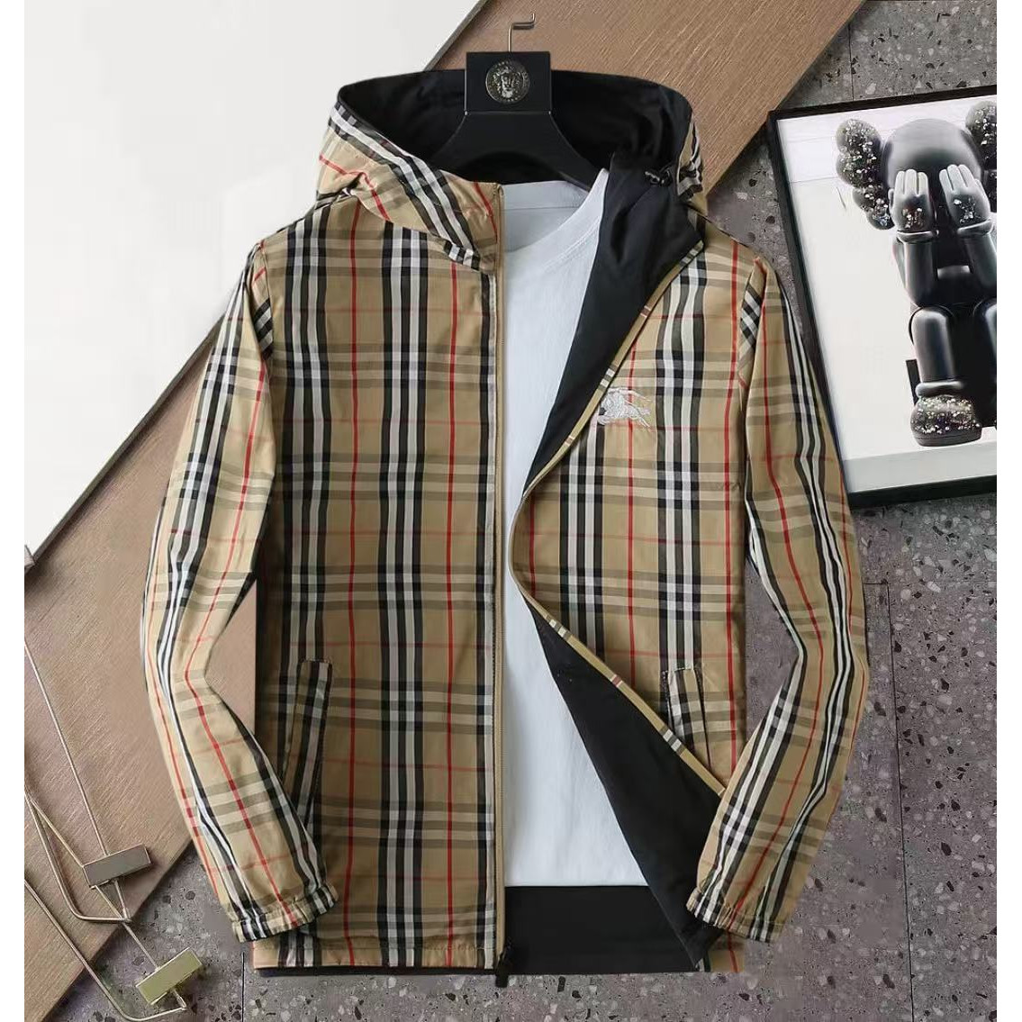 <p>BURBERRY 男士夹克外套(800879)</p>