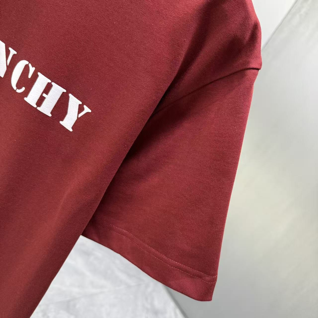 <p>Givenchy 短袖T恤(紅)</p>