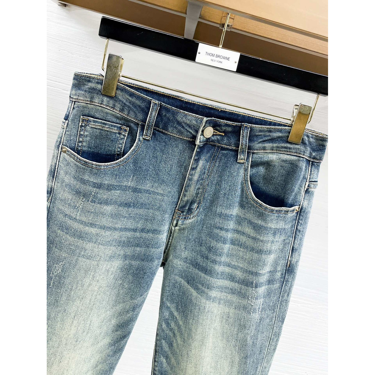 <p>BURBERRY&nbsp;高品质牛仔裤(淺藍)</p>