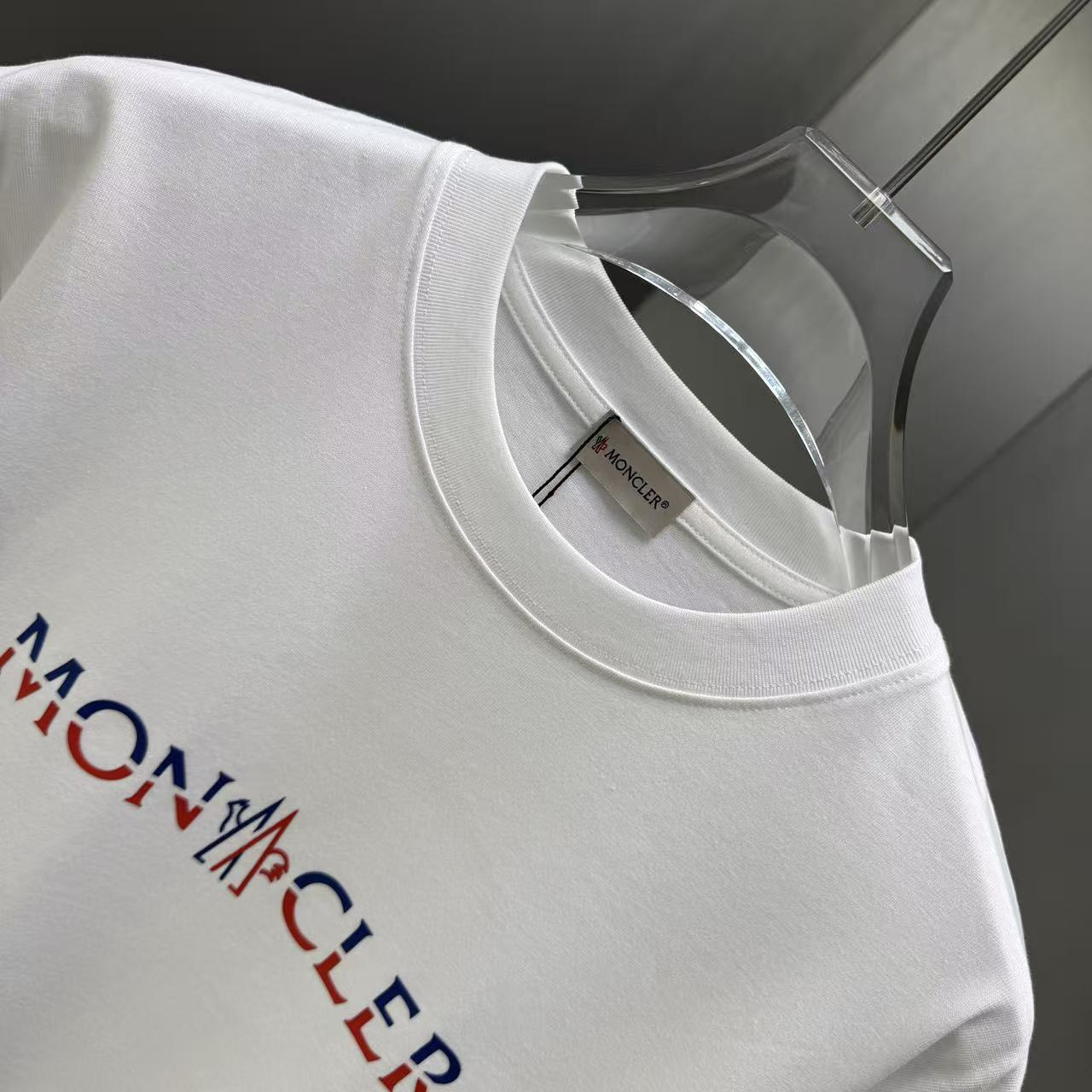 <p>Moncler 短袖T恤(白)</p>