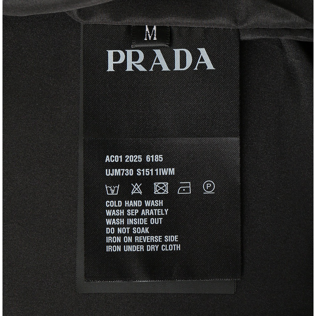 <p>Prada 新款男士夹克外套</p>
