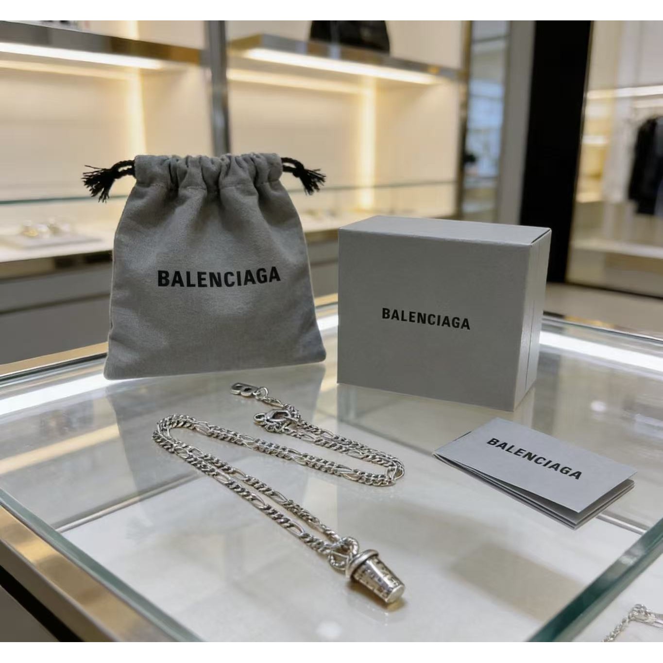 <p>Balenciaga 项链</p>