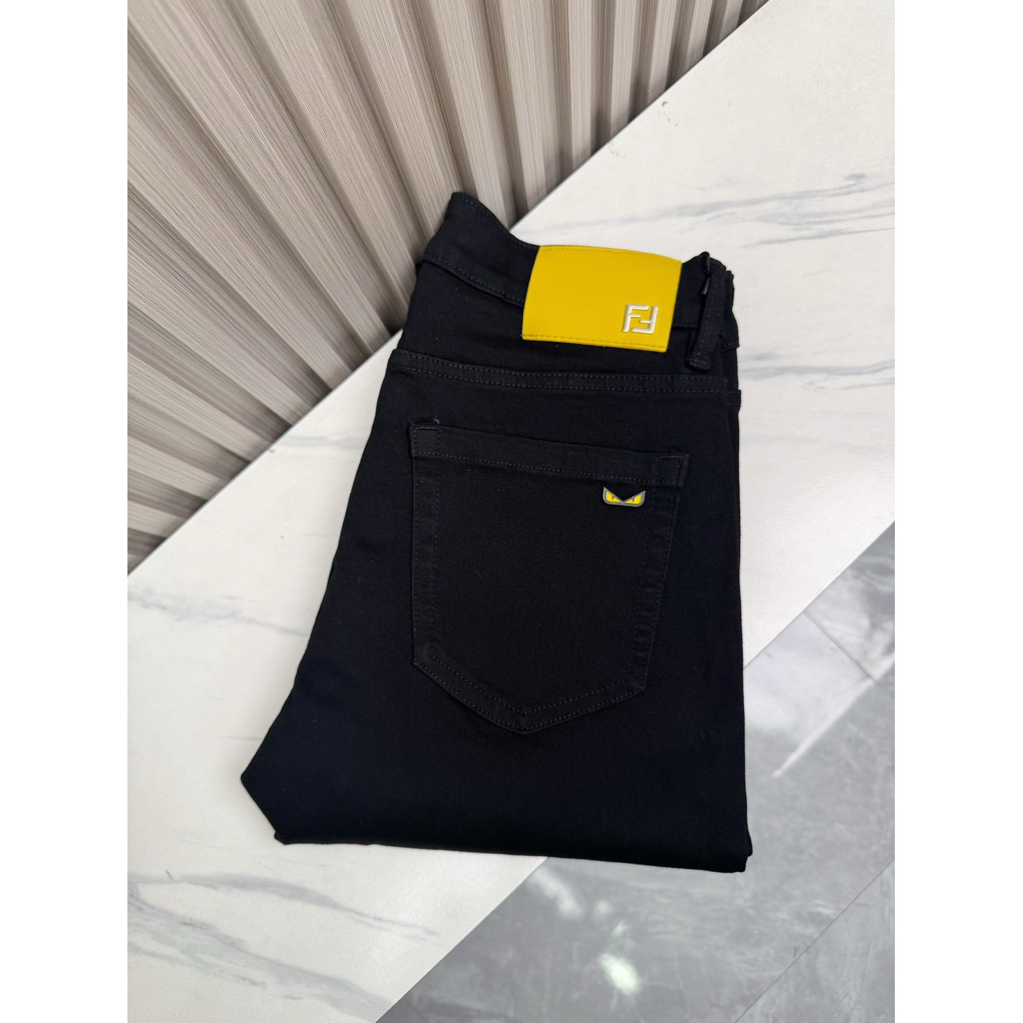 <p>FENDI 休閒牛仔褲</p>