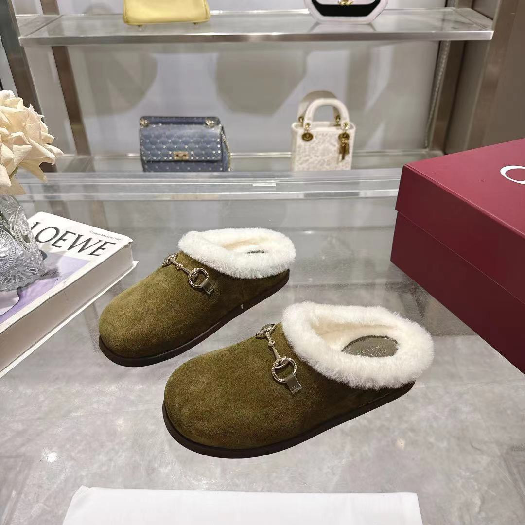 <p>GUCCI 穆勒羊毛拖鞋</p>