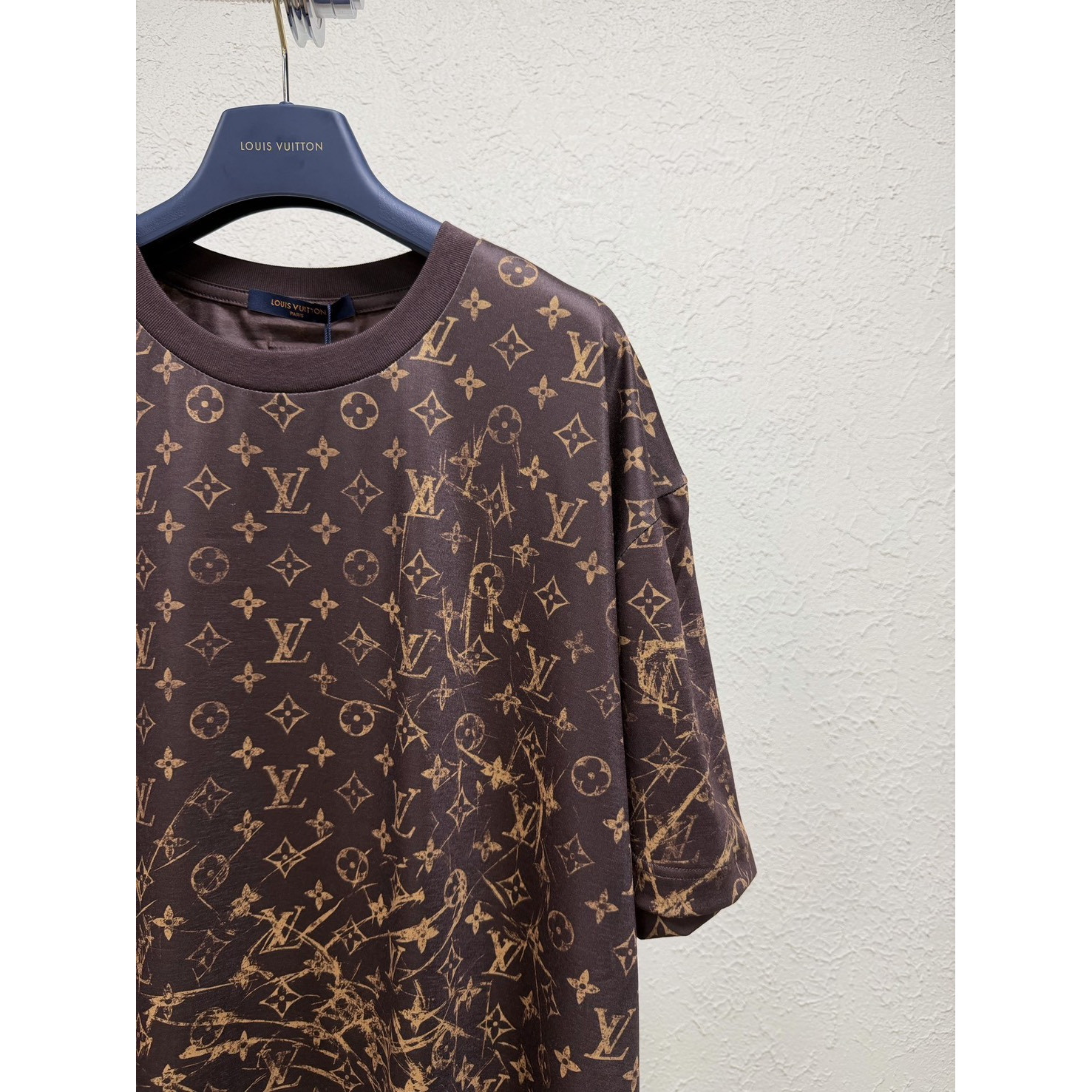 <p>LOUIS VUITTON Monogram 棉质印花短袖 T恤&nbsp;</p>