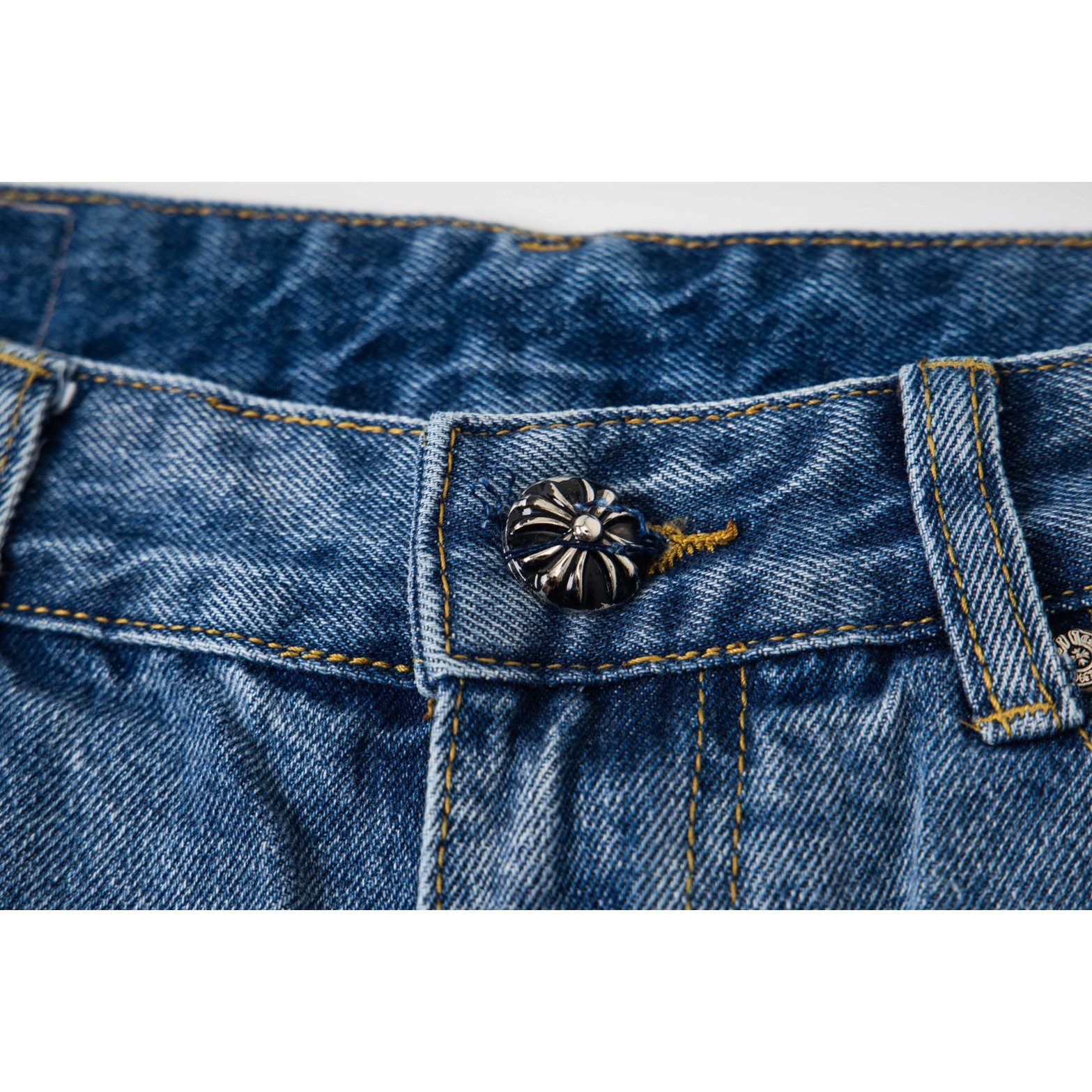 <p>CHROME HEARTS 浅蓝裤梵文红白拼皮牛仔裤(1802#)</p>

<p>&nbsp;</p>