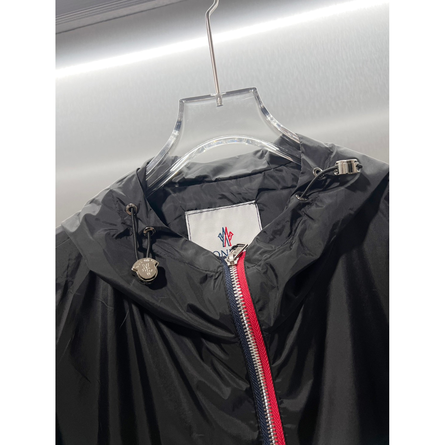 <p>MONCLER 夹克外套(黑)</p>