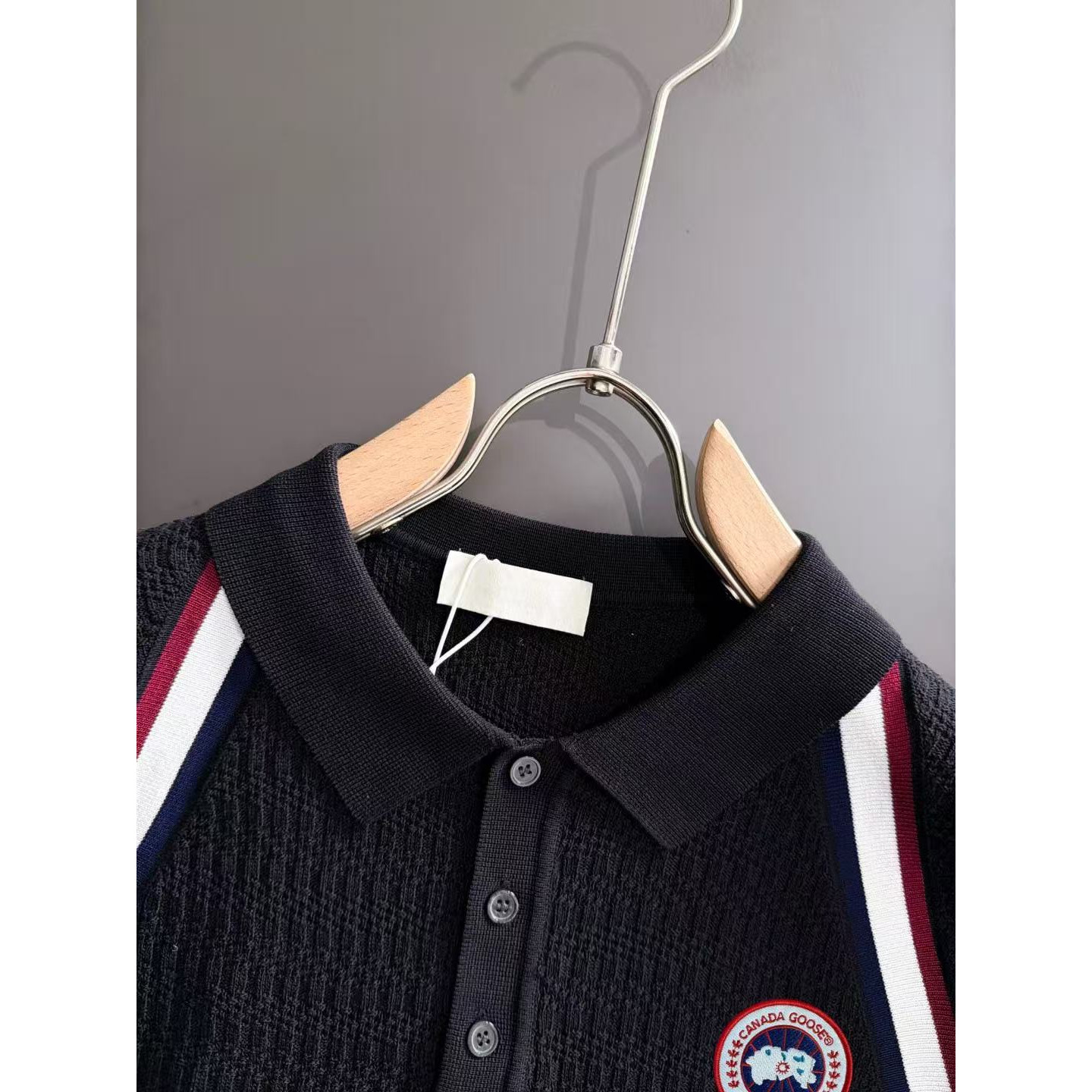<p>Canada Goose 男款短袖T恤(786944)</p>