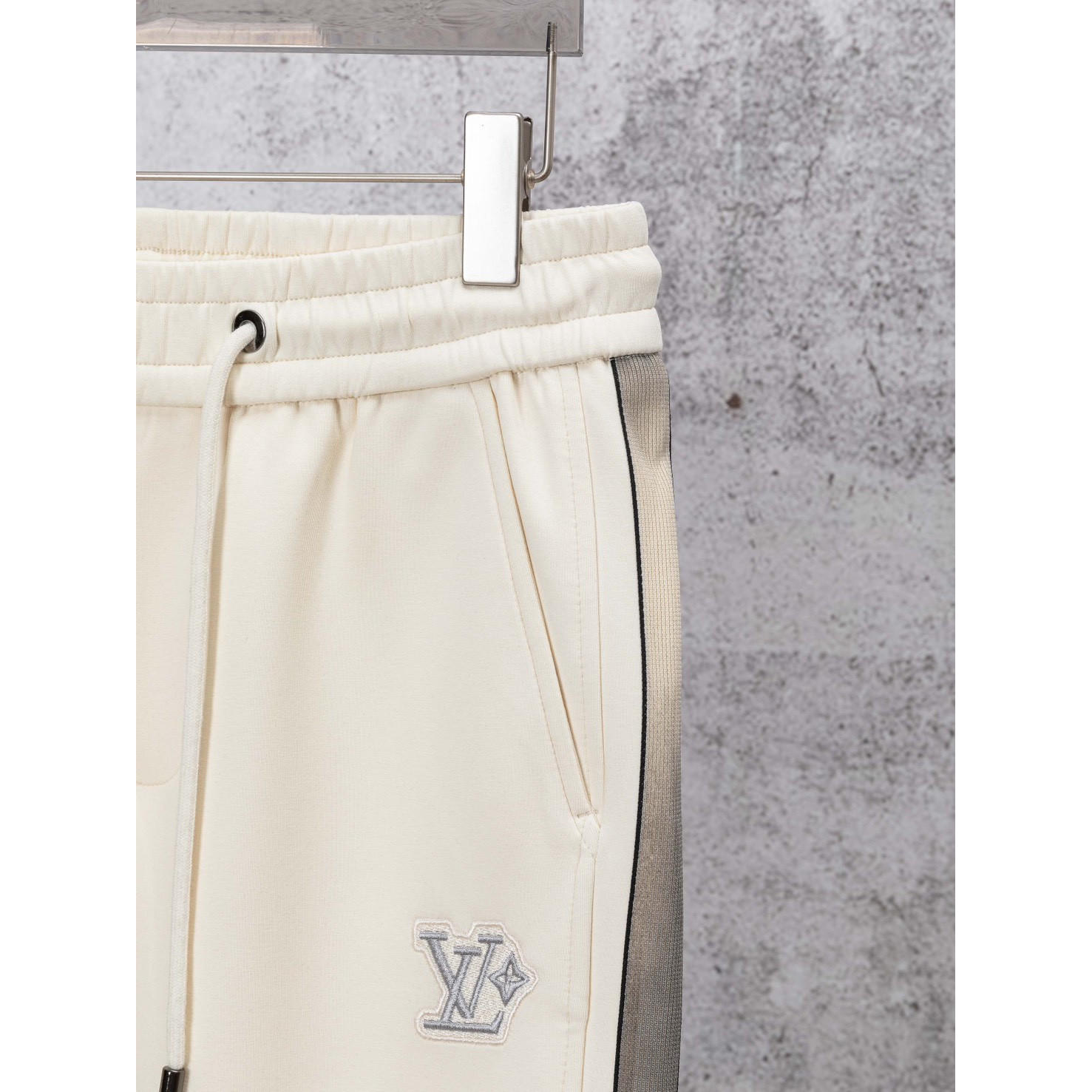 <p>LV 直筒休閒褲(黑色)</p>