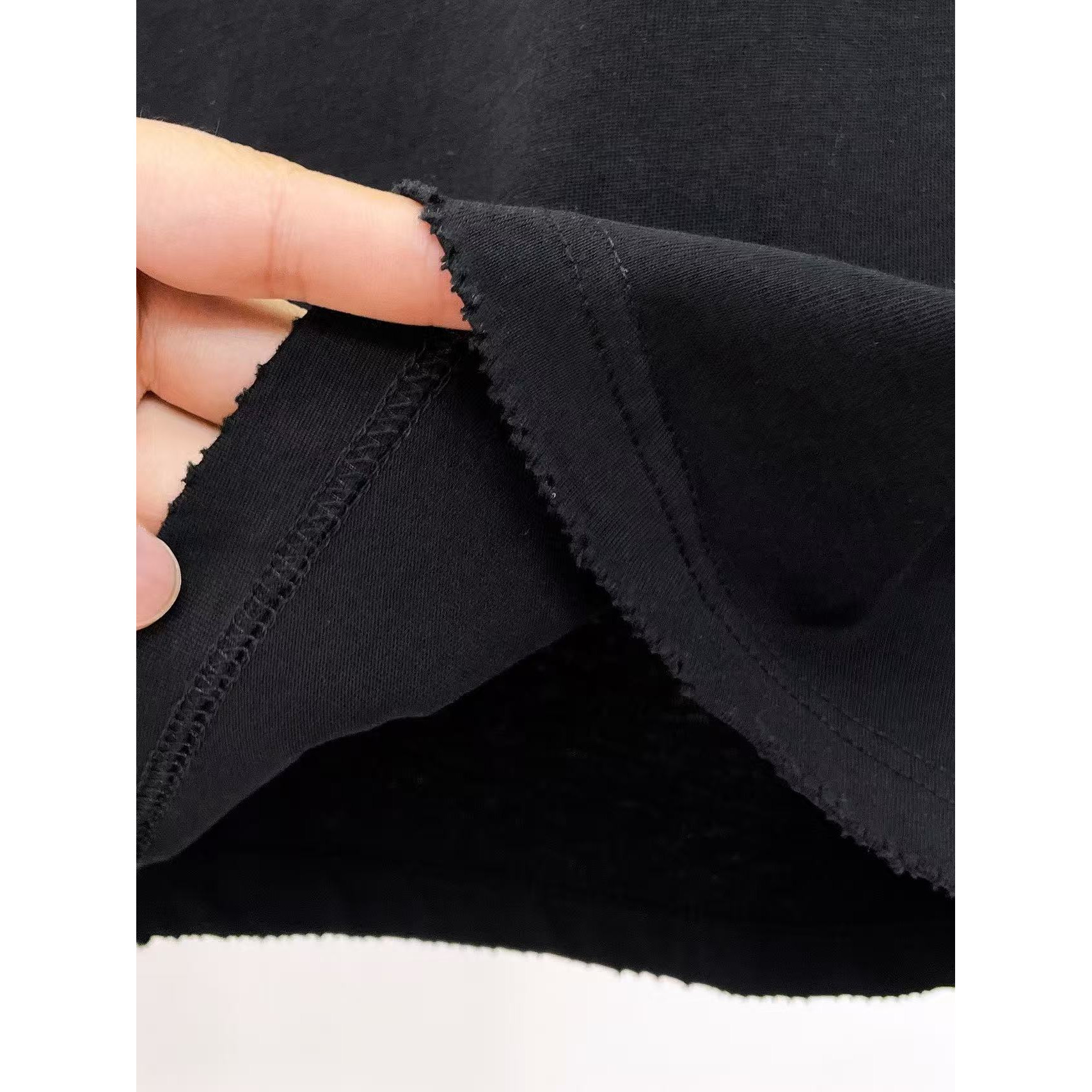 <p>Balenciaga 专柜新款短袖T恤(黑)</p>