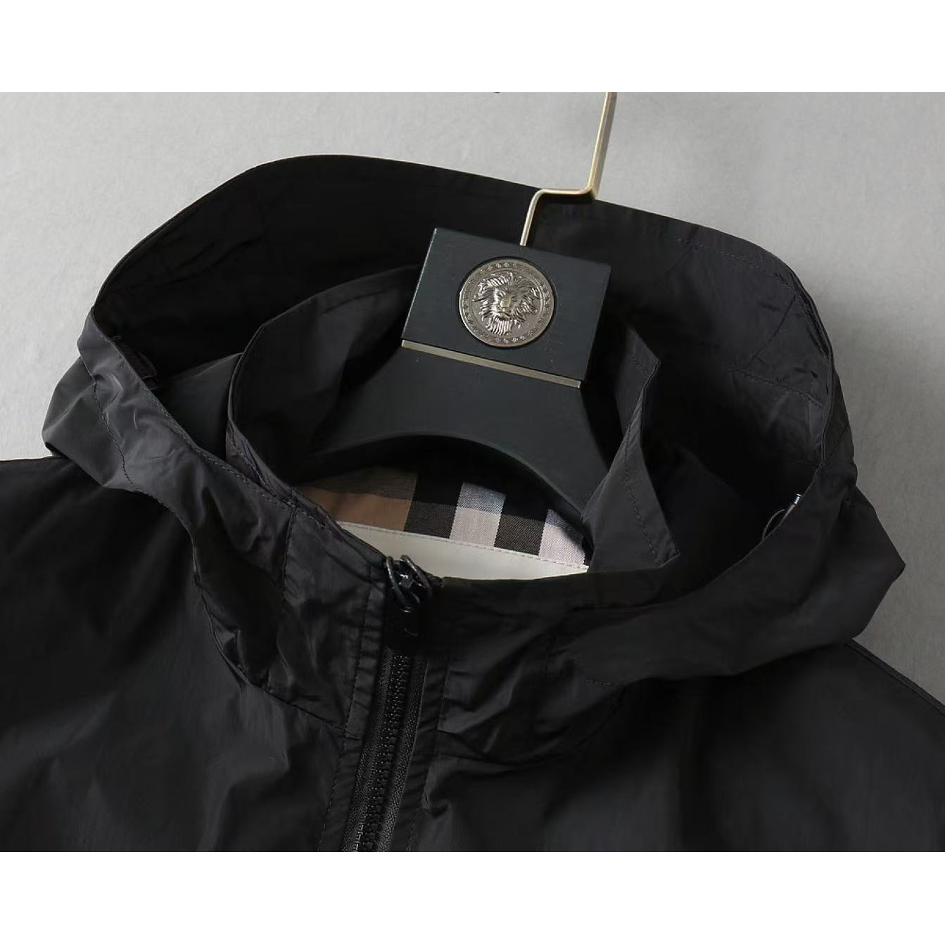 <p>BURBERRY 男士夹克外套(黑)</p>