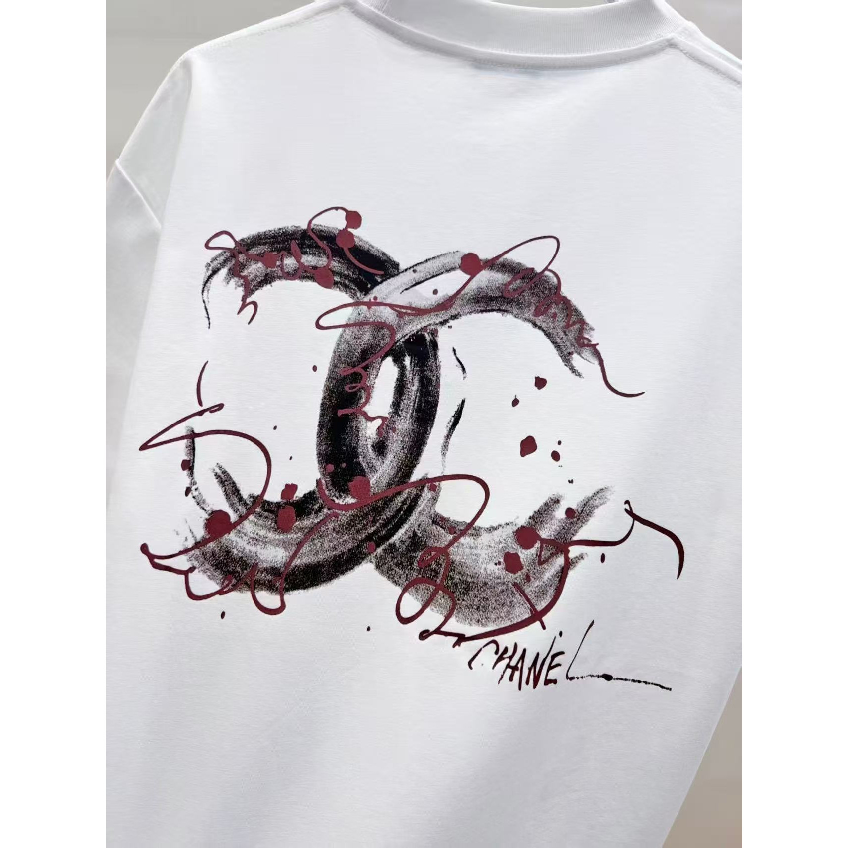 <p>CHANEL 短袖圆领T恤(白)</p>