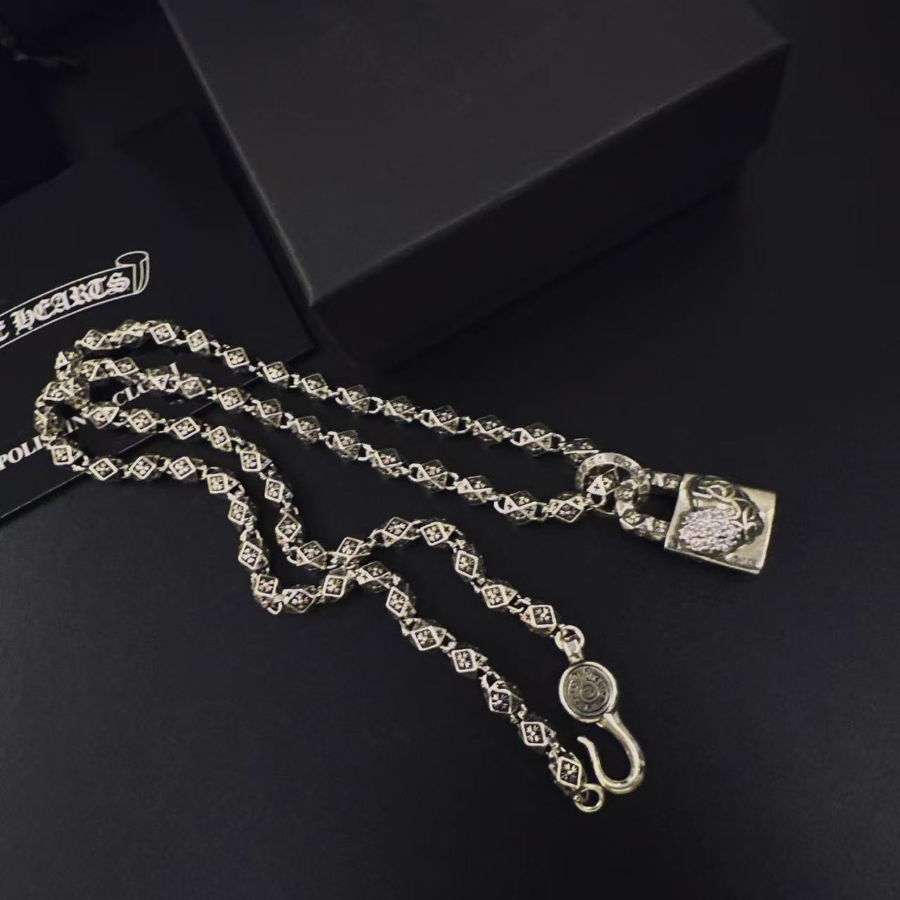<p>CHROME HEARTS&nbsp;项链</p>