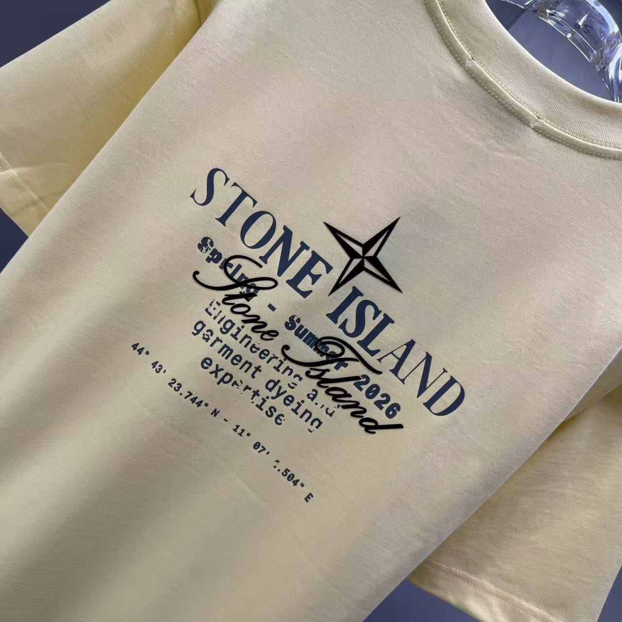 <p>Stone Island 短袖T恤(黃)</p>