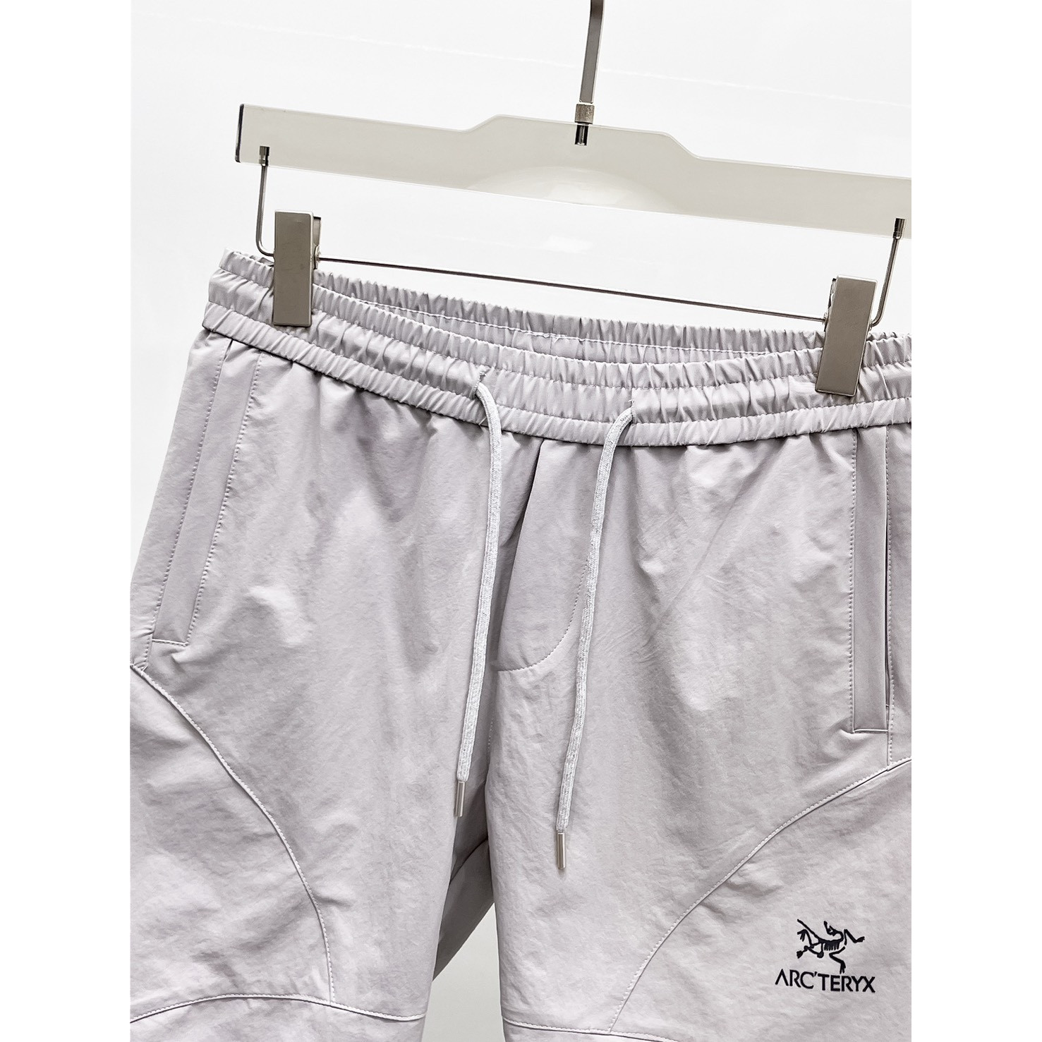 <p>Arc'teryx 休闲短裤(灰)</p>