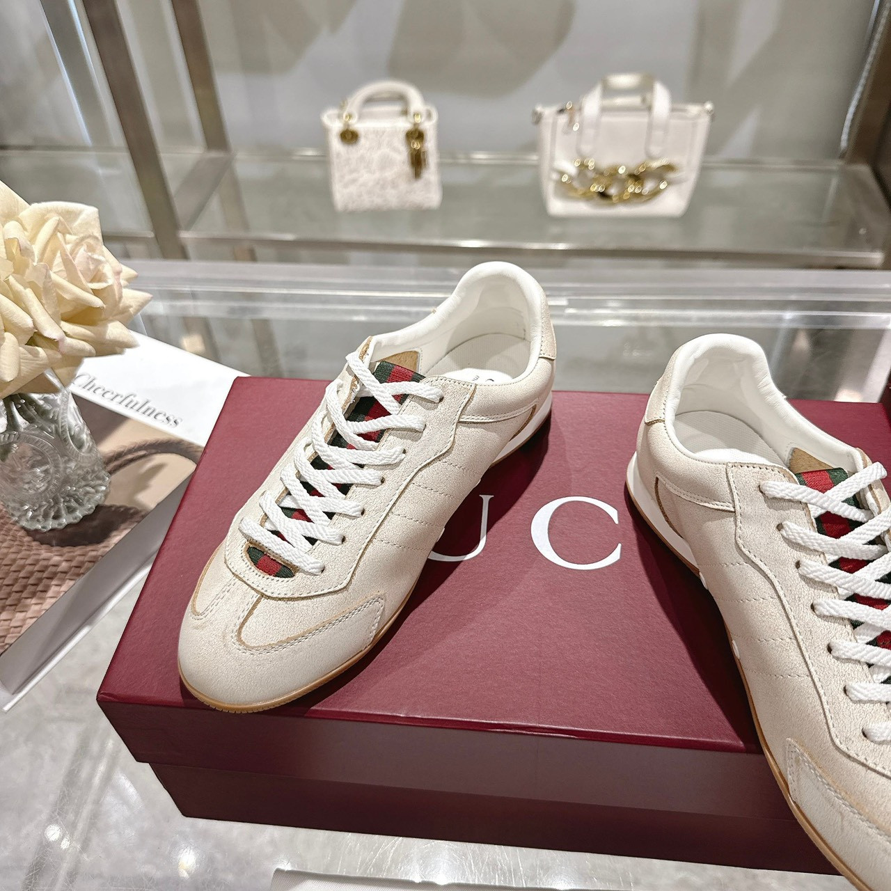 <p>GUCCI 德训鞋(女款-白)</p>