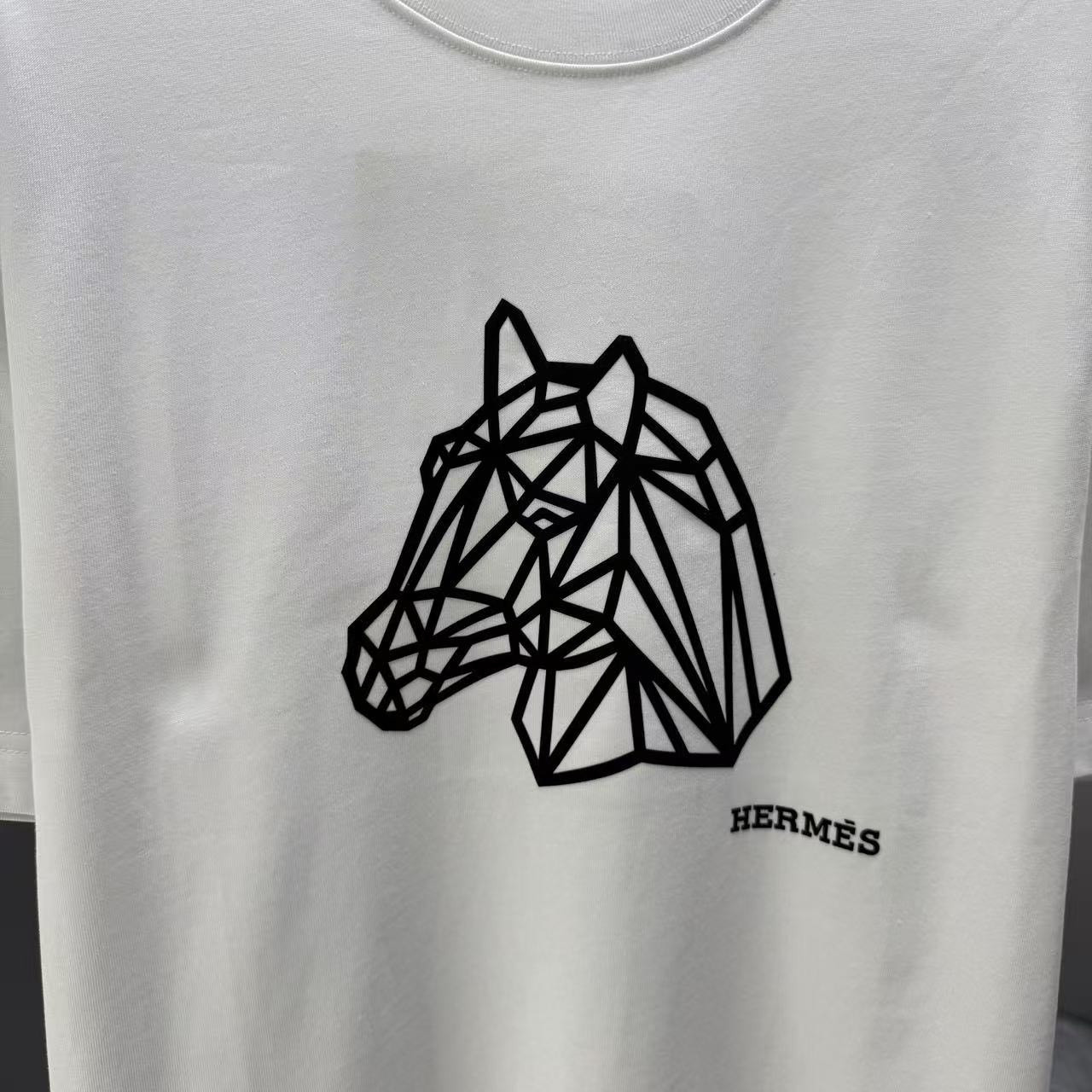 <p>HERMES 短袖T恤(白)</p>