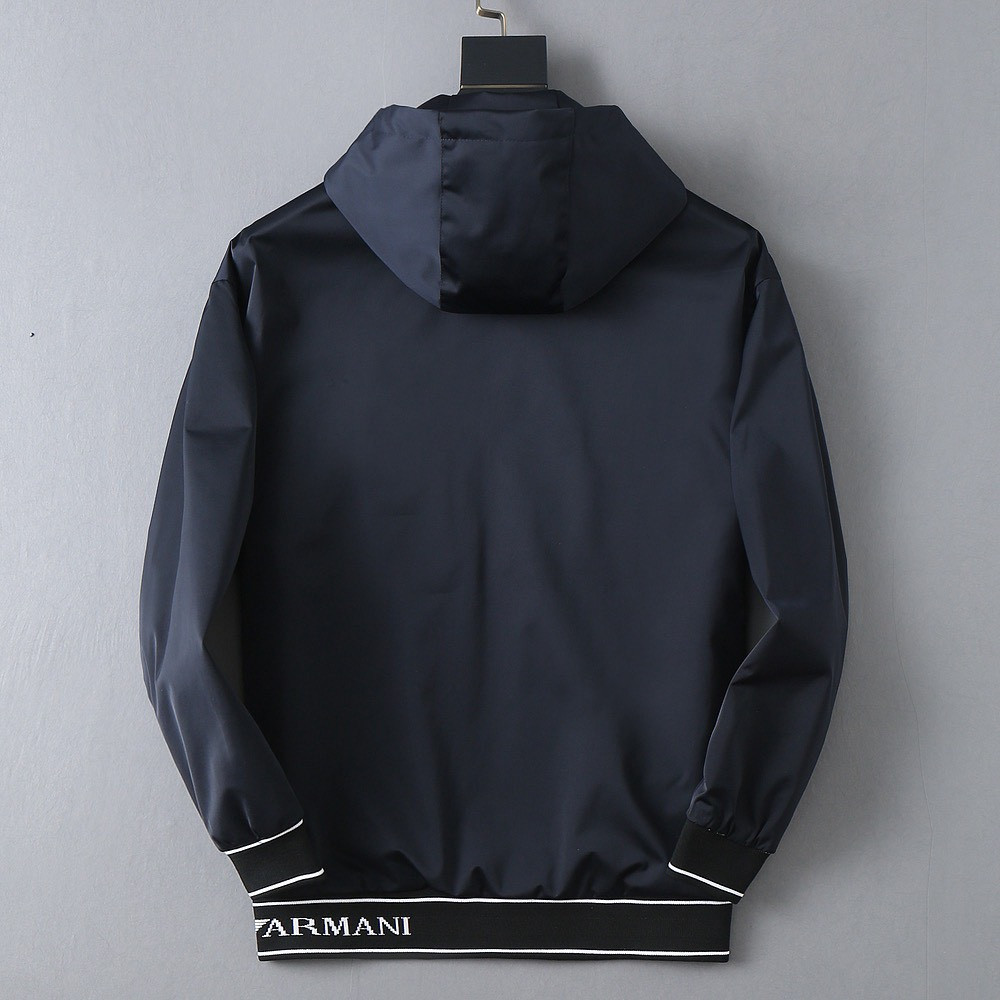 <p>MONCLER 新款男士夹克外套</p>
