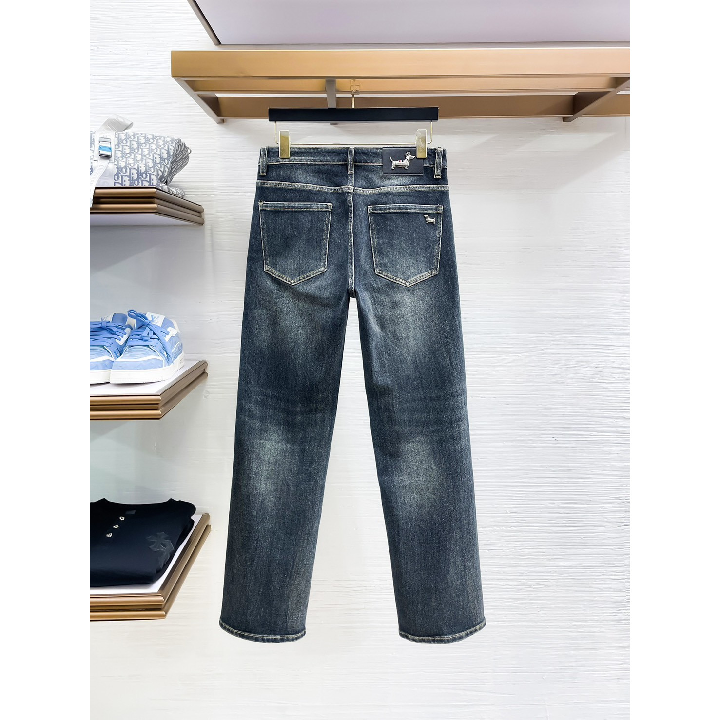 <p>Thom Browne&nbsp;高品质牛仔裤</p>