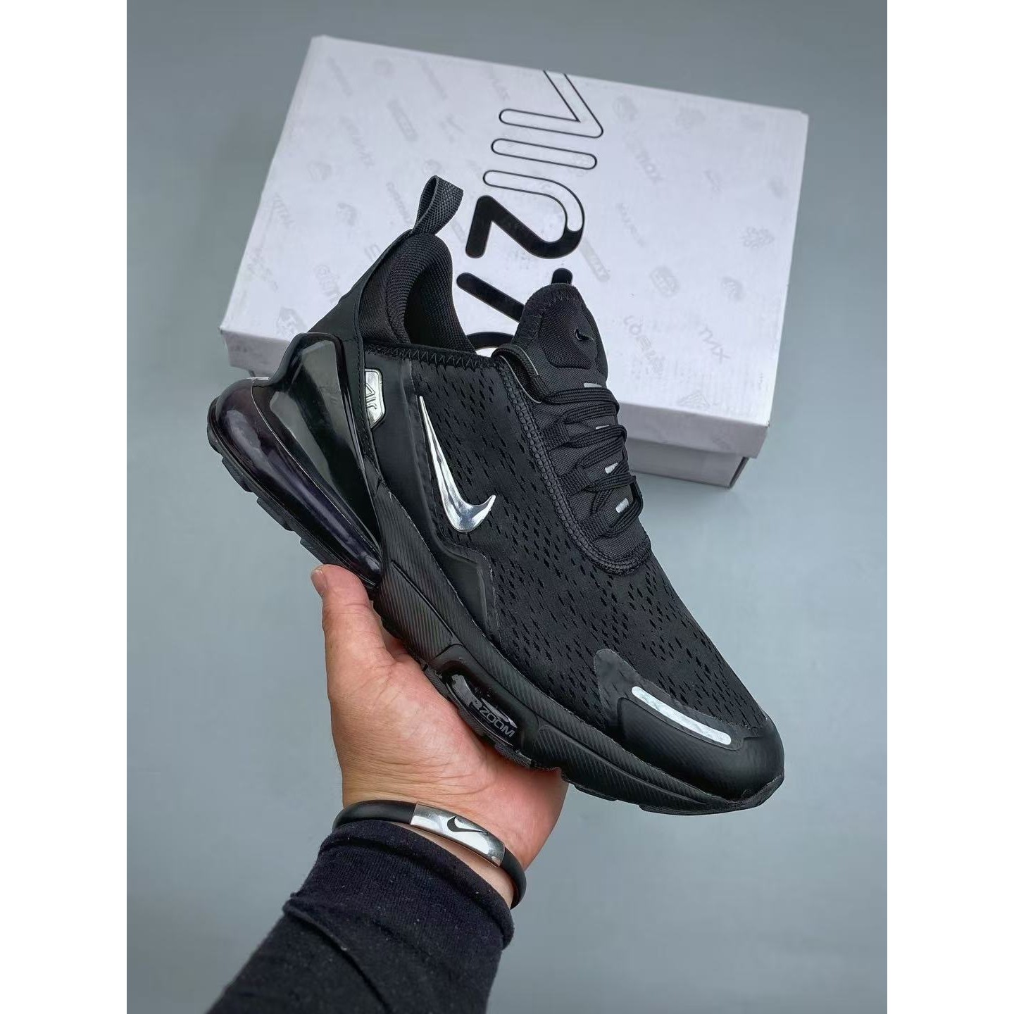 <p>Nike AIR MAX 气垫休闲跑鞋(黑)</p>