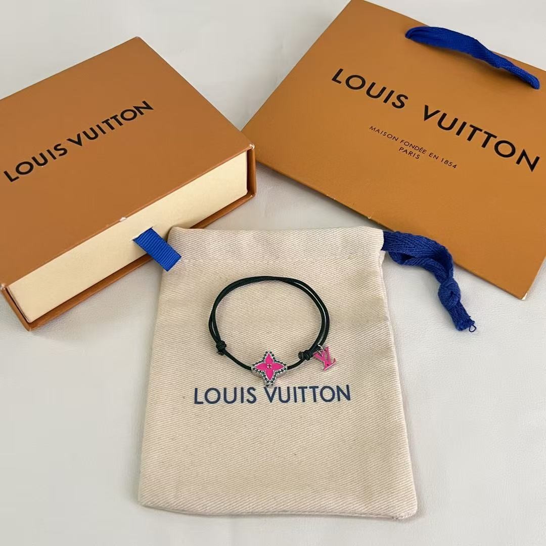 <p>LV 手绳</p>