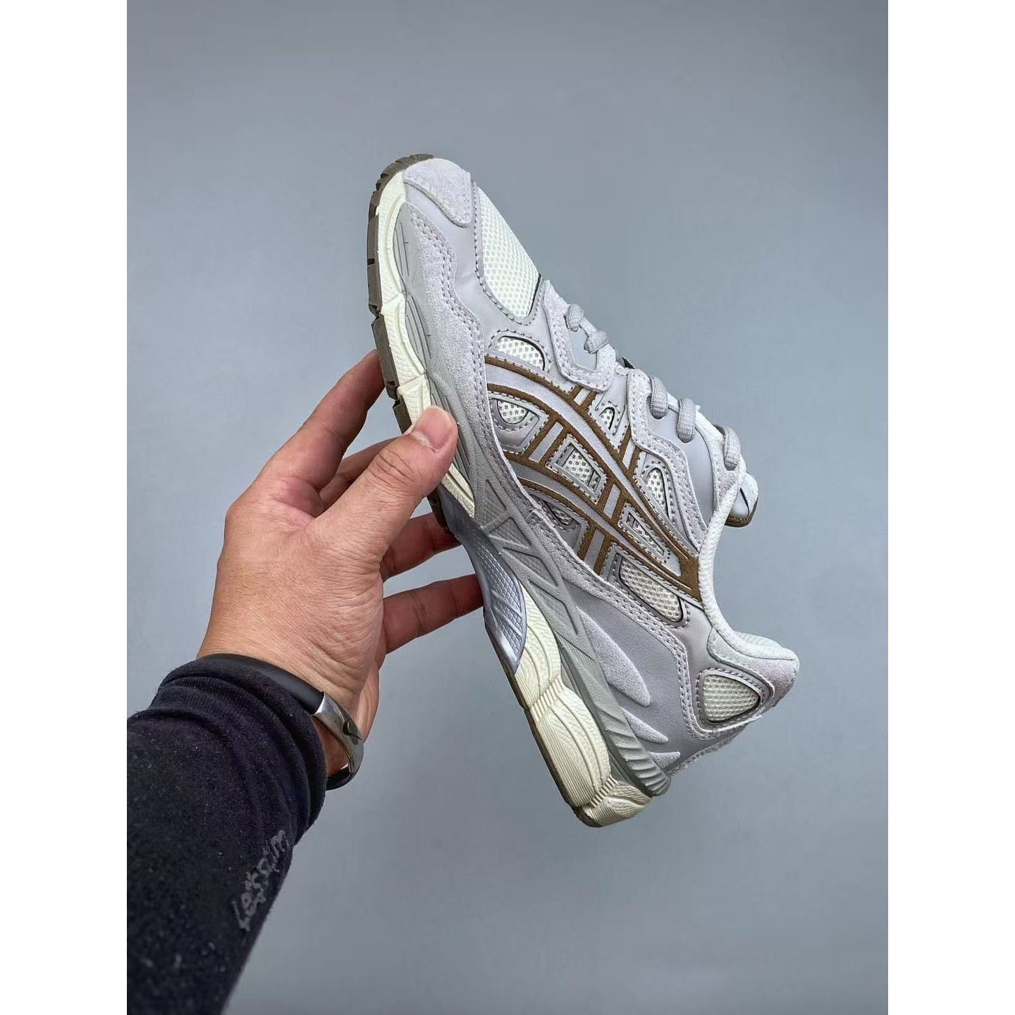<p>Asics Gel-NYC 透气跑鞋</p>