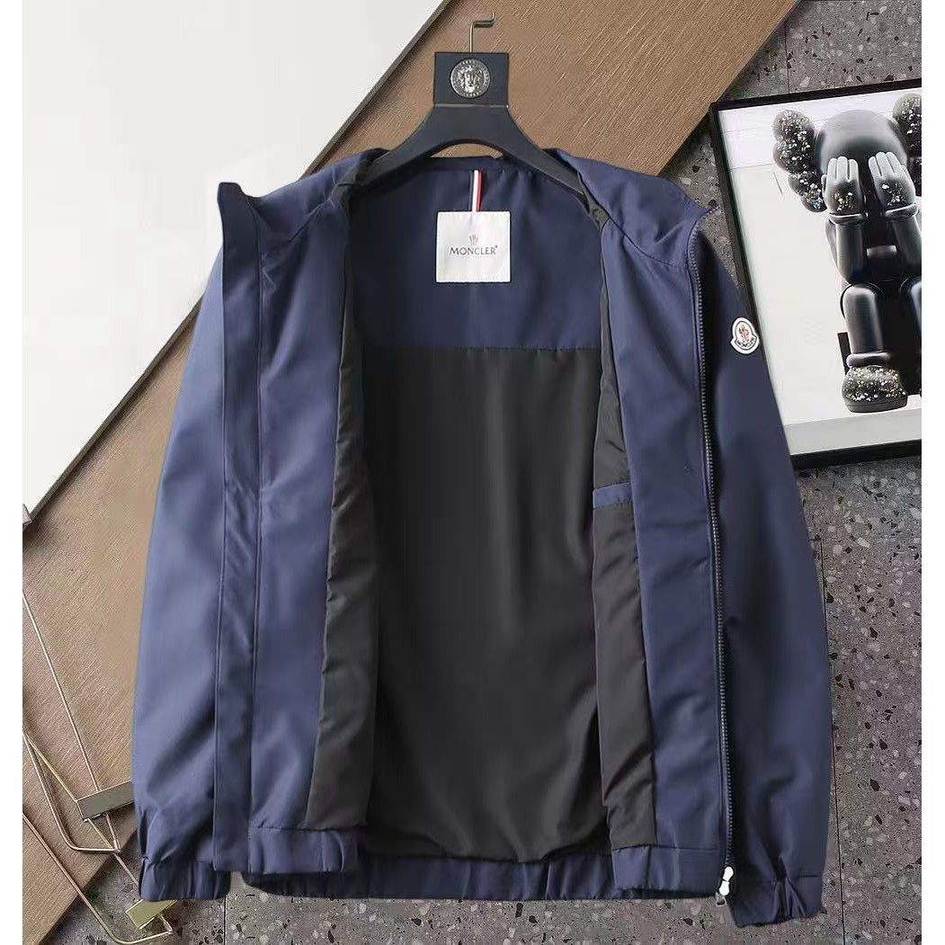 <p>MONCLER&nbsp;男士夹克外套(800858)</p>