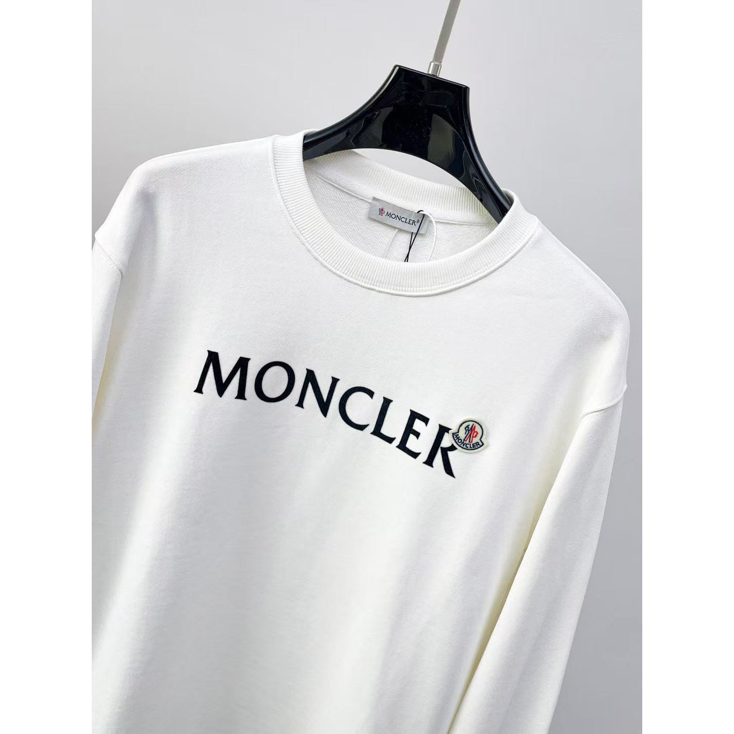 <p>MONCLER 圆领卫衣(白)</p>