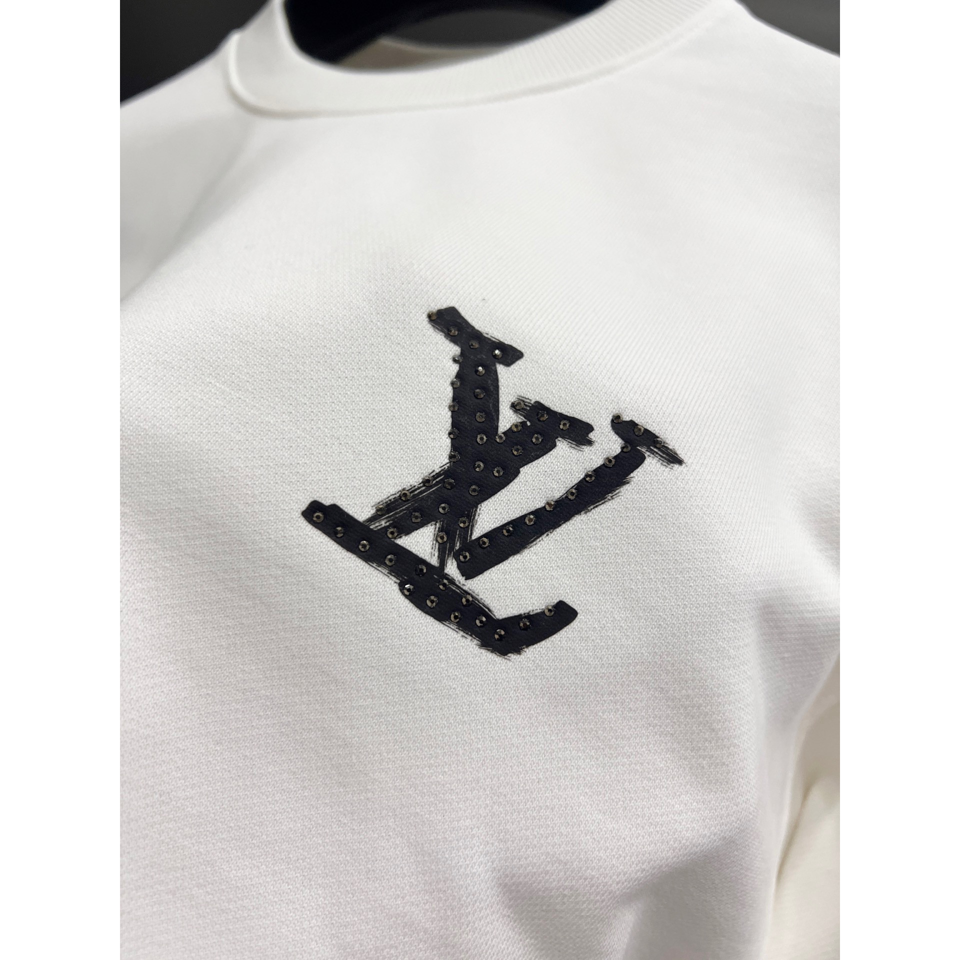 <p>LV 圆领长袖卫衣(白)</p>