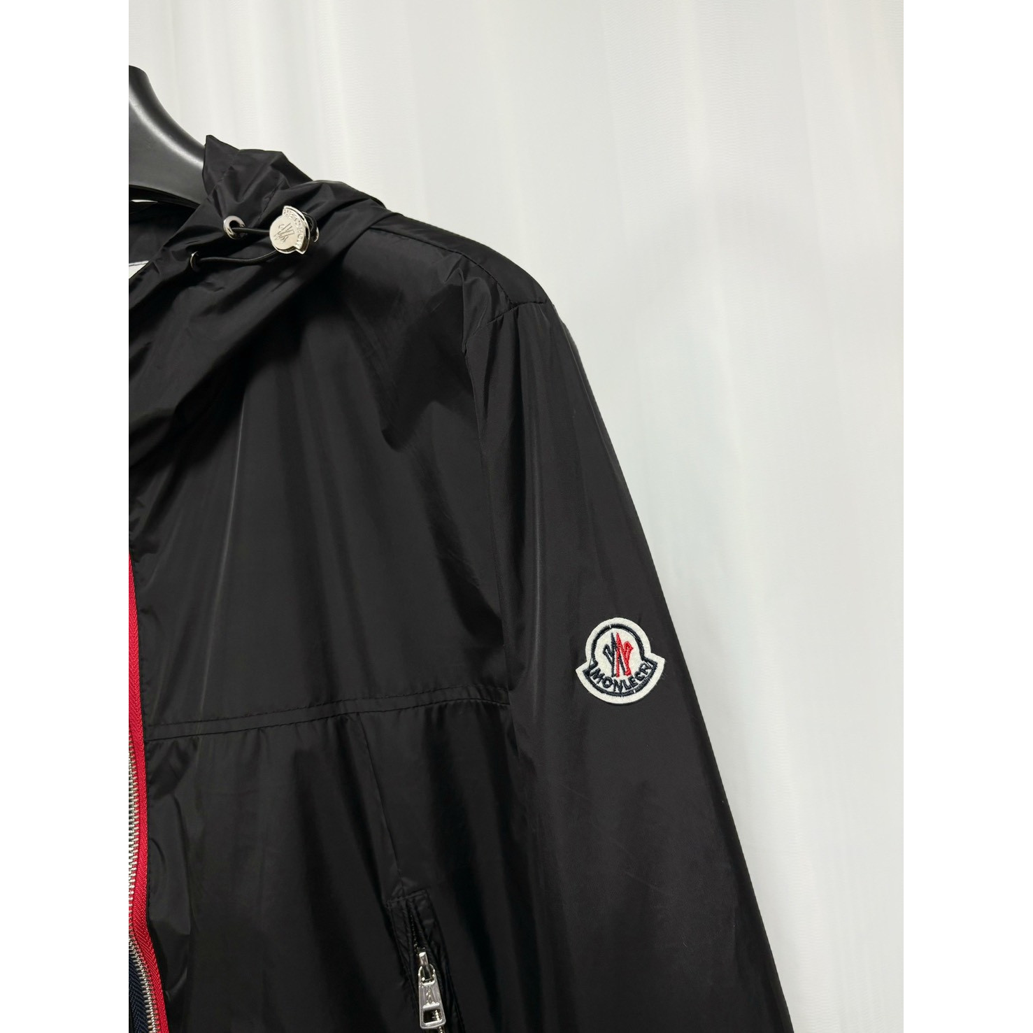 <p>Moncler 夹克外套</p>

<p>&nbsp;</p>