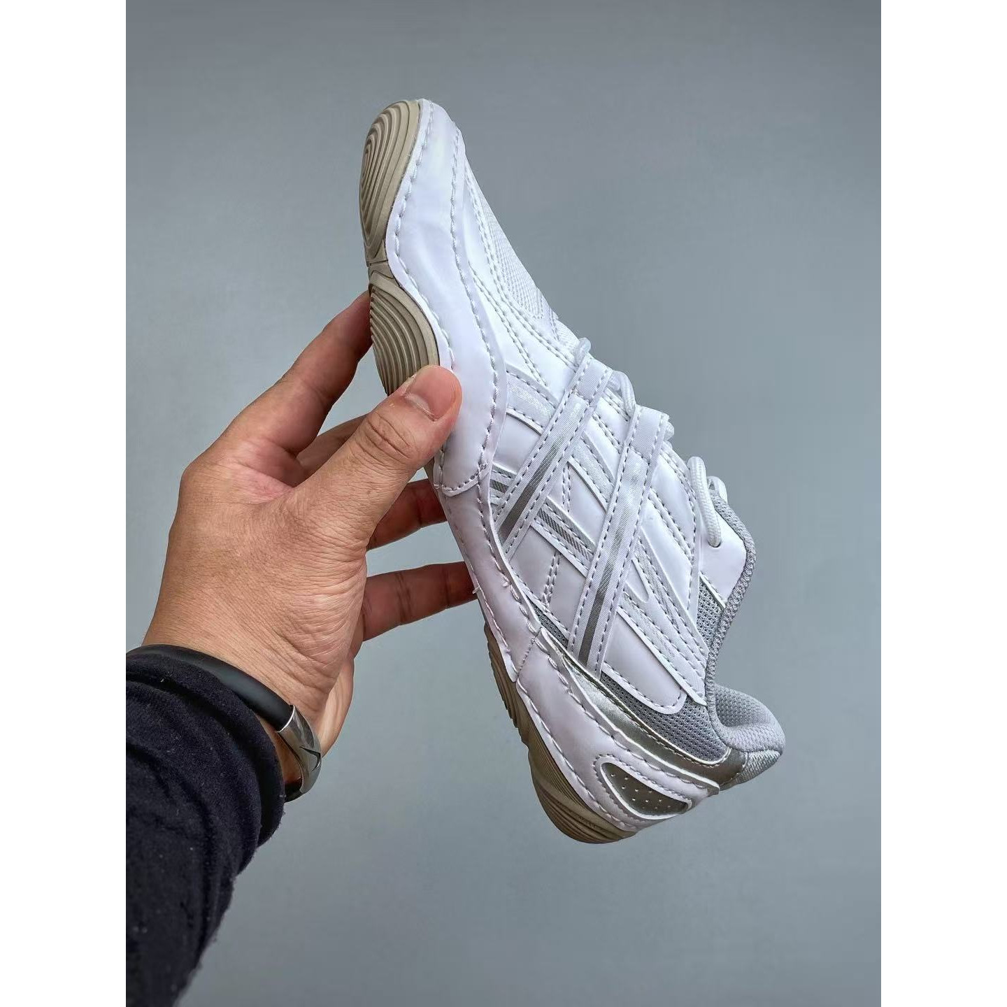 <p>Asics Hypersync 时尚复古透气轻便薄底德训鞋(白)</p>