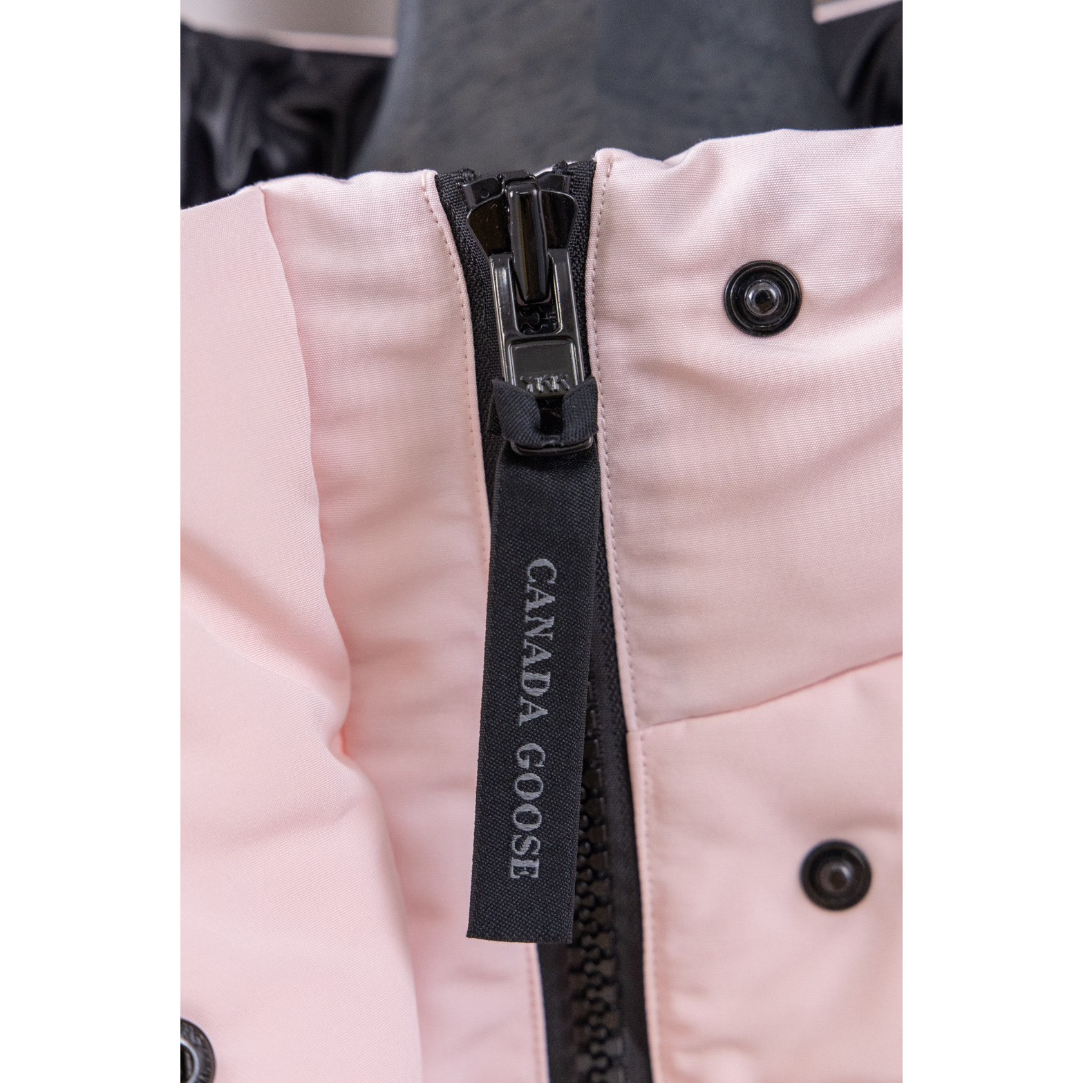 <p>Canada Goose Junction Cropped Puffer 2066 短款羽绒服(樱花粉)</p>