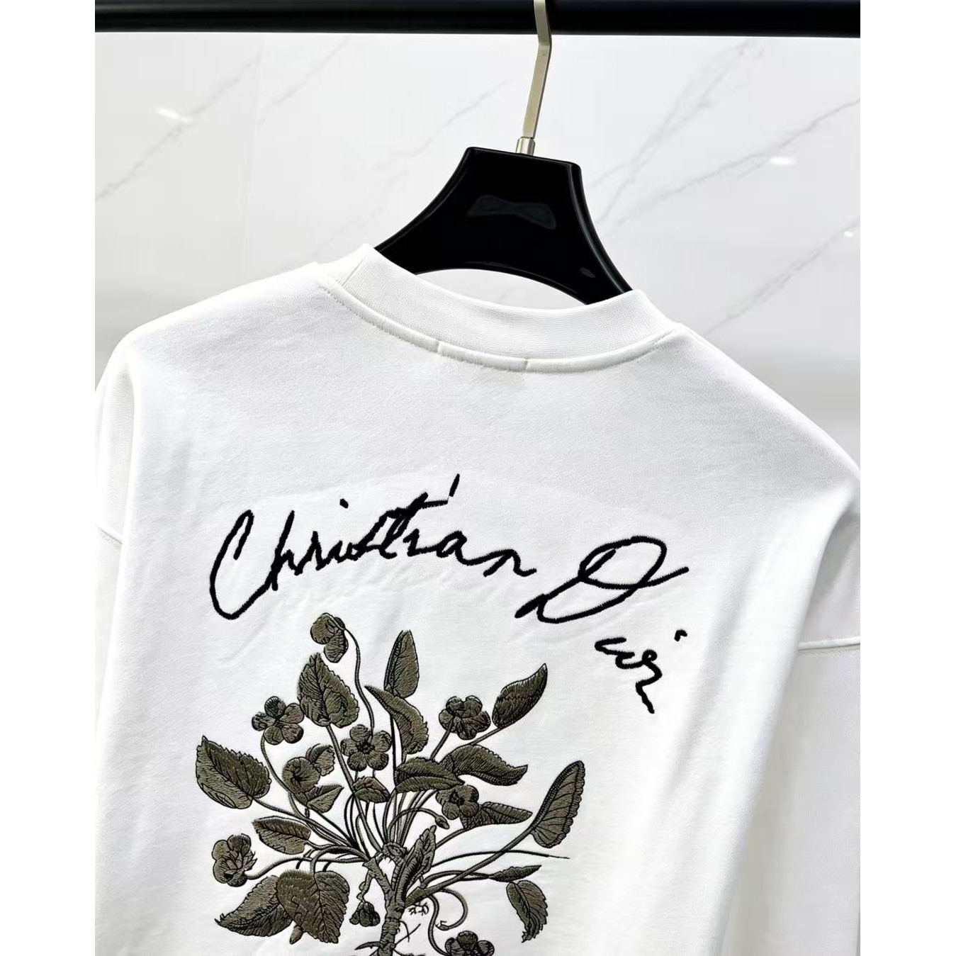 <p>DIOR 圓領長袖T恤(白)</p>
