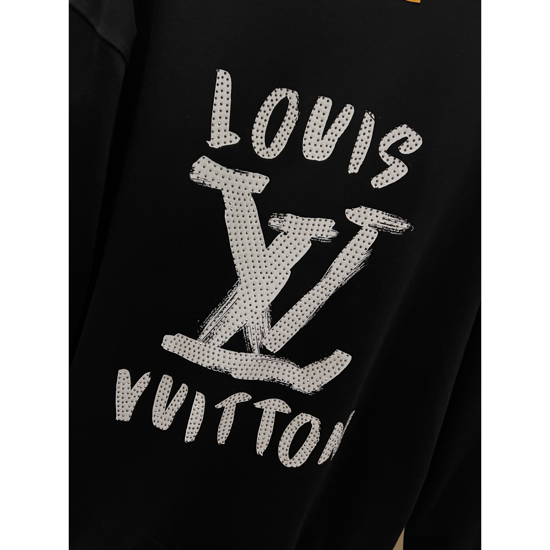 <p>LV 圆领长袖卫衣(黑)</p>
