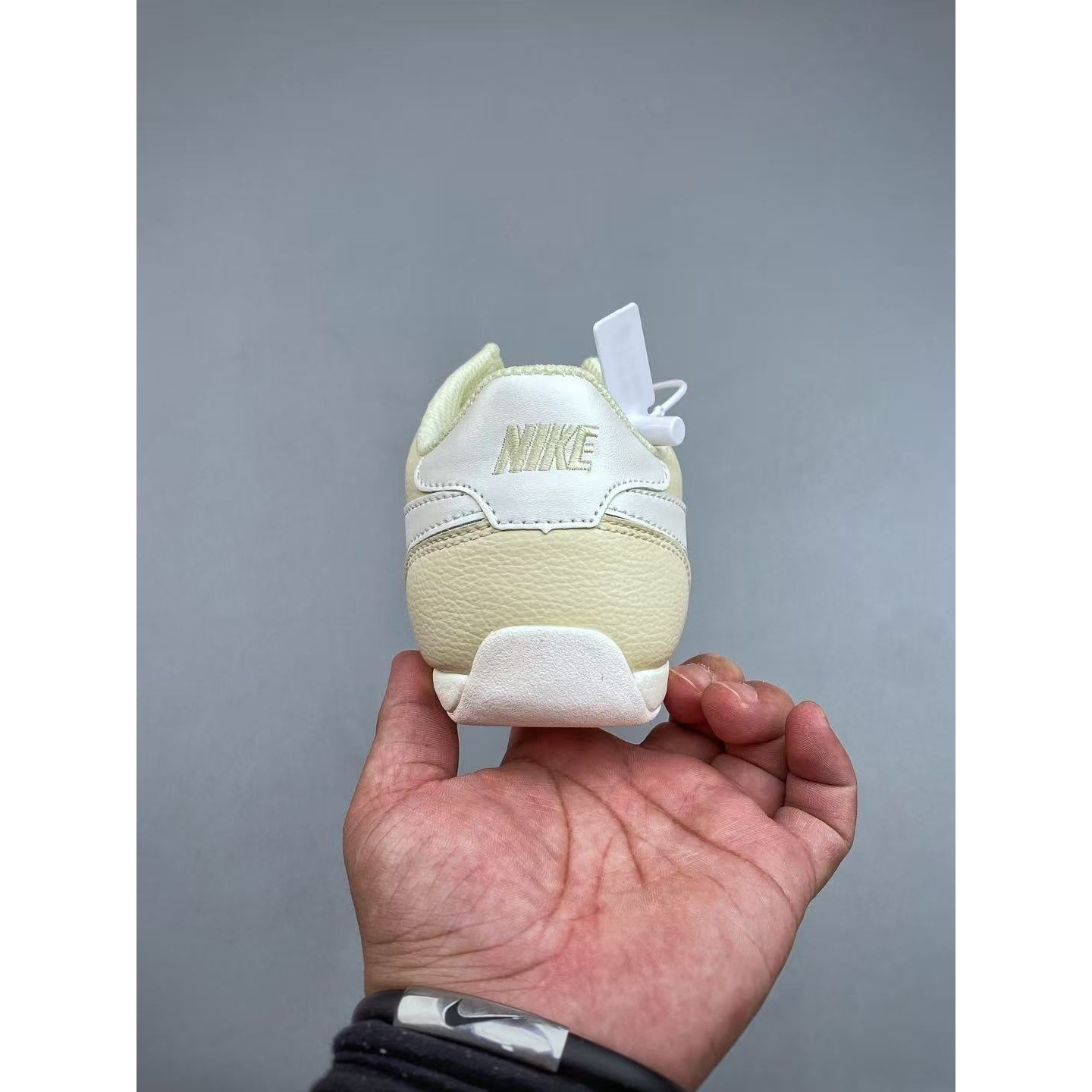 <p>Nike Sprint Sister 休闲徳训板鞋(黃)</p>
