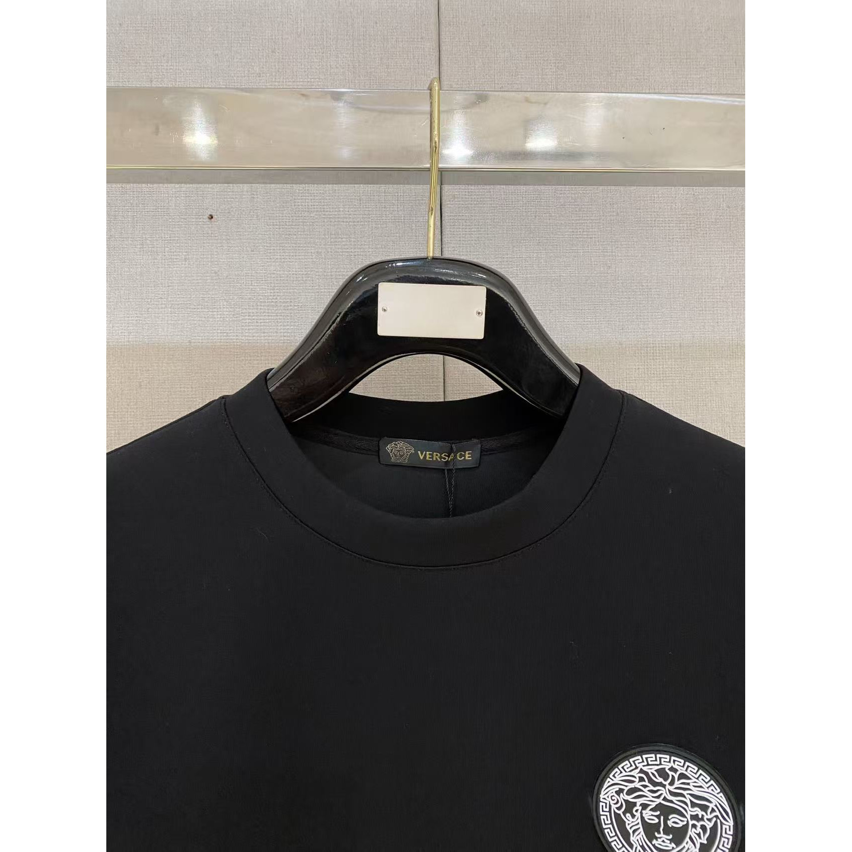<p>Versace&nbsp;太空棉卫衣(黑)</p>