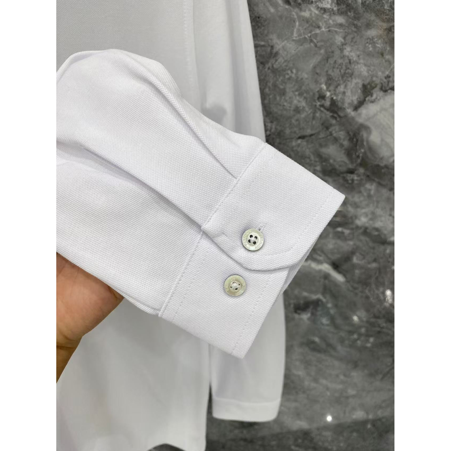 <p>Burberry 秋冬长袖Polo(782980)</p>
