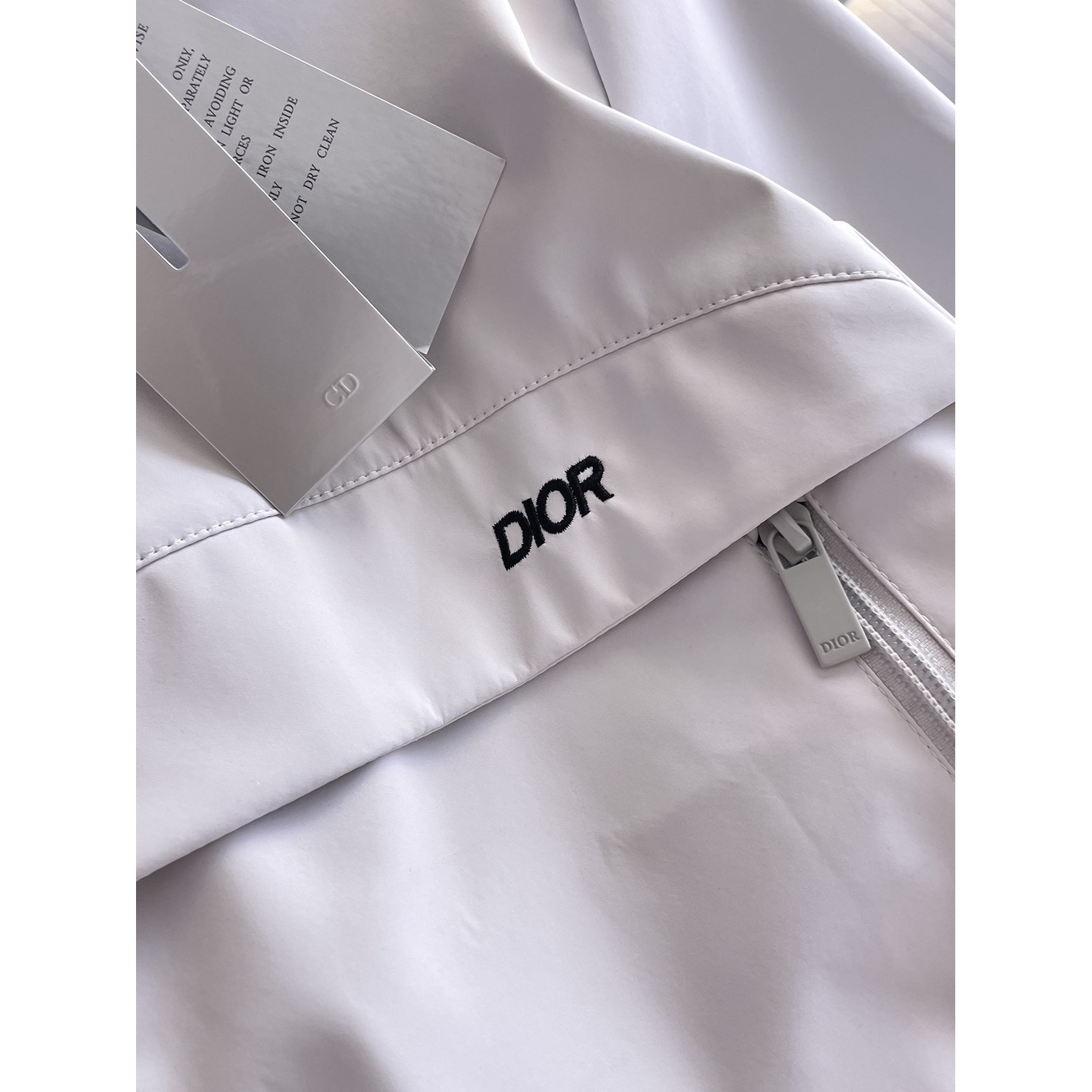 <p>DIOR 男士夹克外套(白)</p>