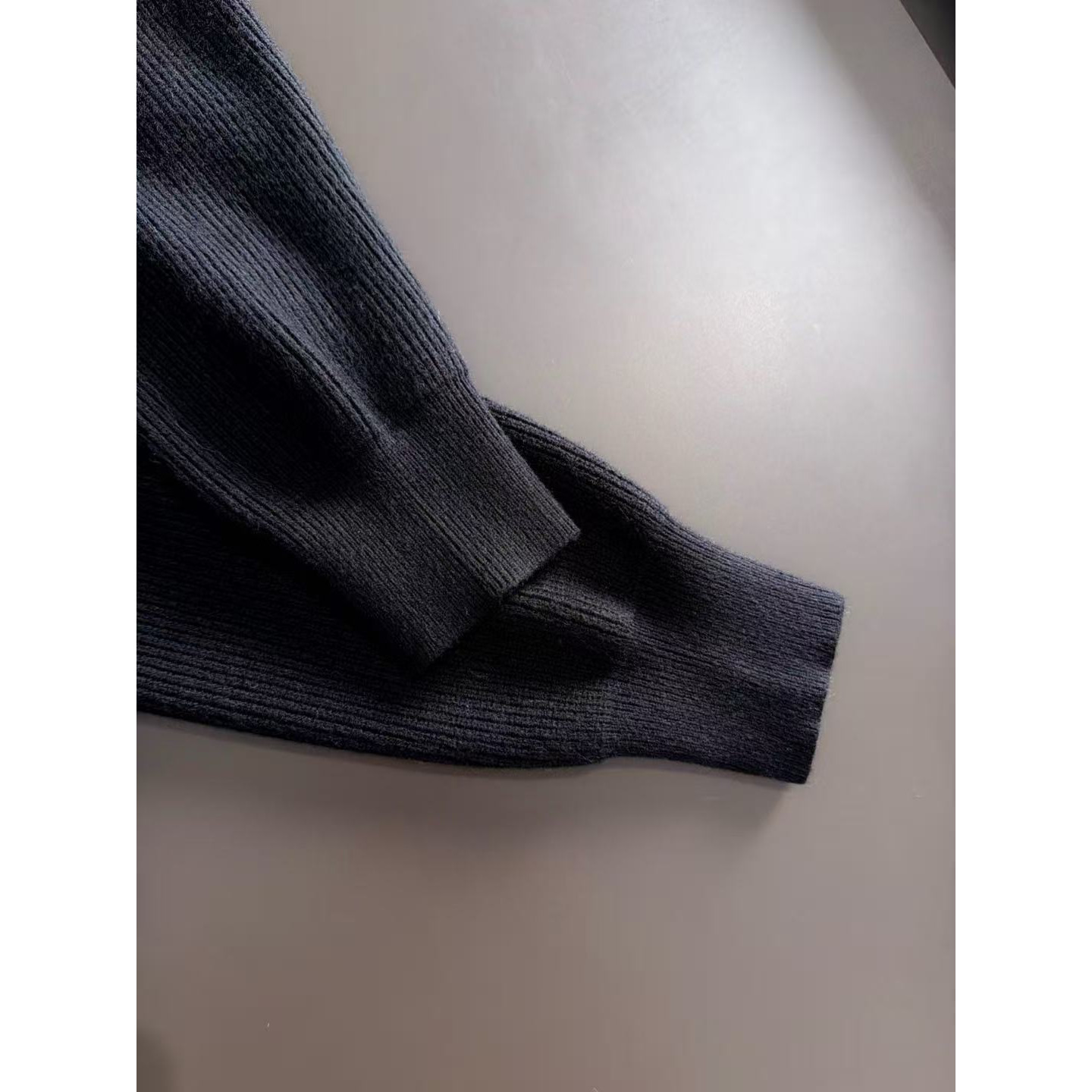 <p>GUCCI&nbsp;秋冬官网最新毛衣(黑)</p>