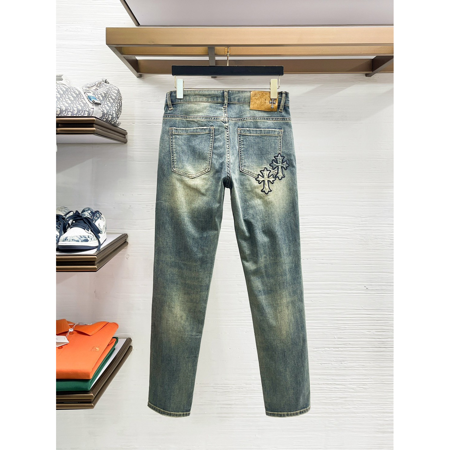 <p>CHROME HEARTS 高端牛仔裤(淺藍)</p>