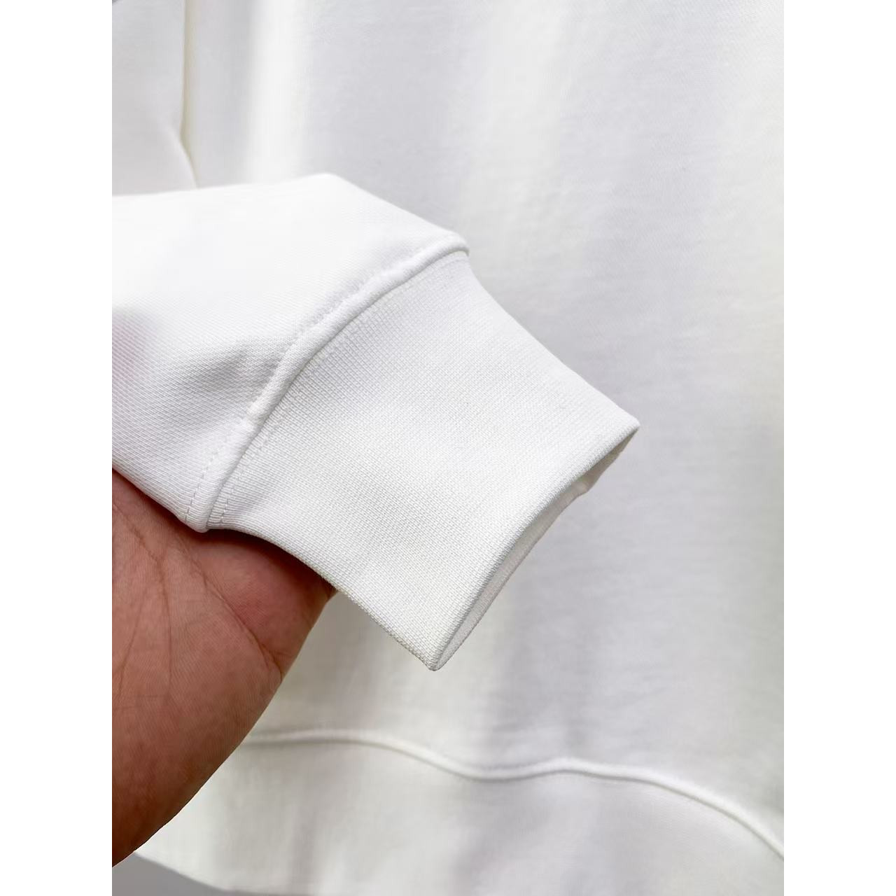 <p>Stone Island 圓領長袖T恤(白)</p>