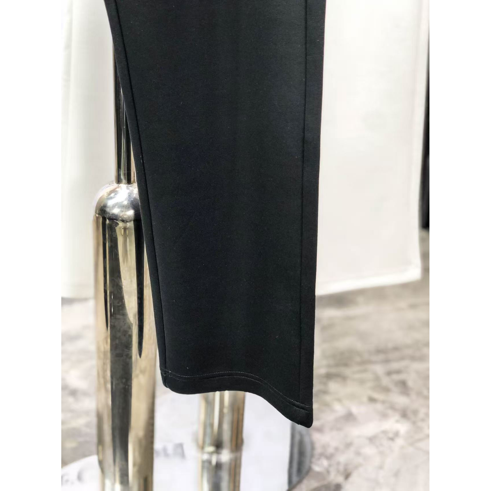 <p>D&amp;G 高品质时尚休闲裤(782941)</p>