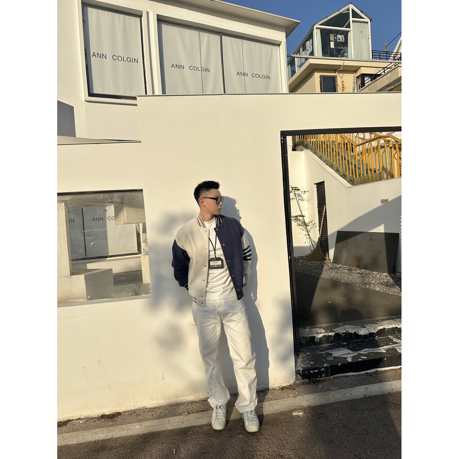 <p>Thom Browne 拼接四杠棒球服夹克外套<br />
&nbsp;</p>