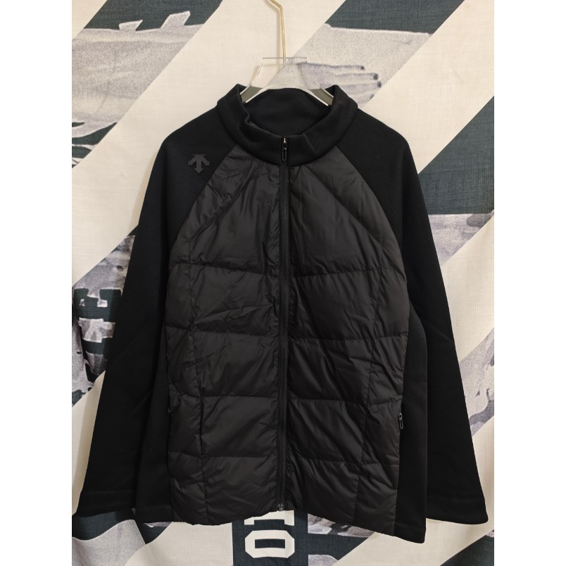 <p>DESCENTE 羽絨服(黑)</p>