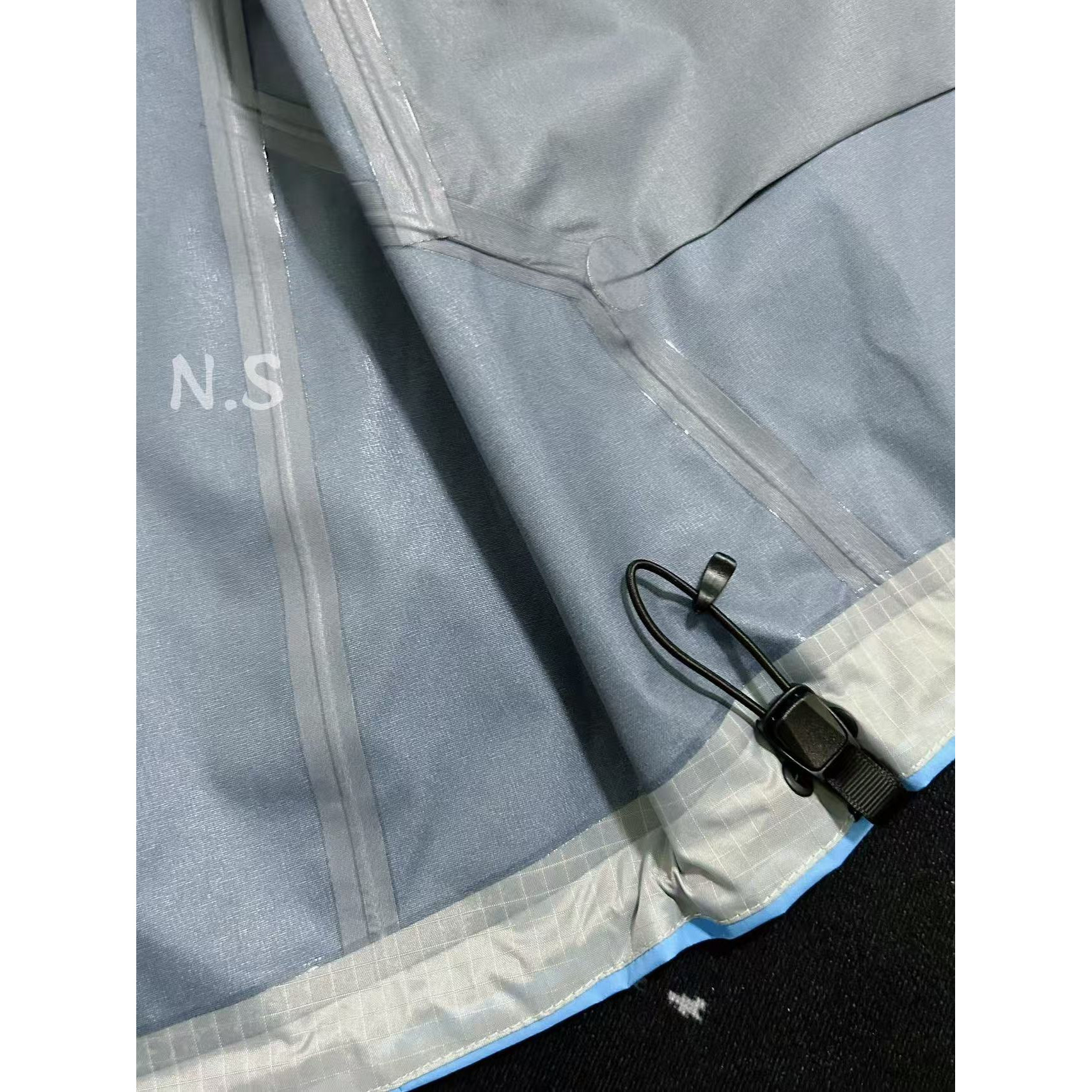 <p>Arc'teryx Beta系列 SL GORE-TEX 硬壳刺绣连帽防水防风透气冲锋衣 (惠斯勒蓝)</p>